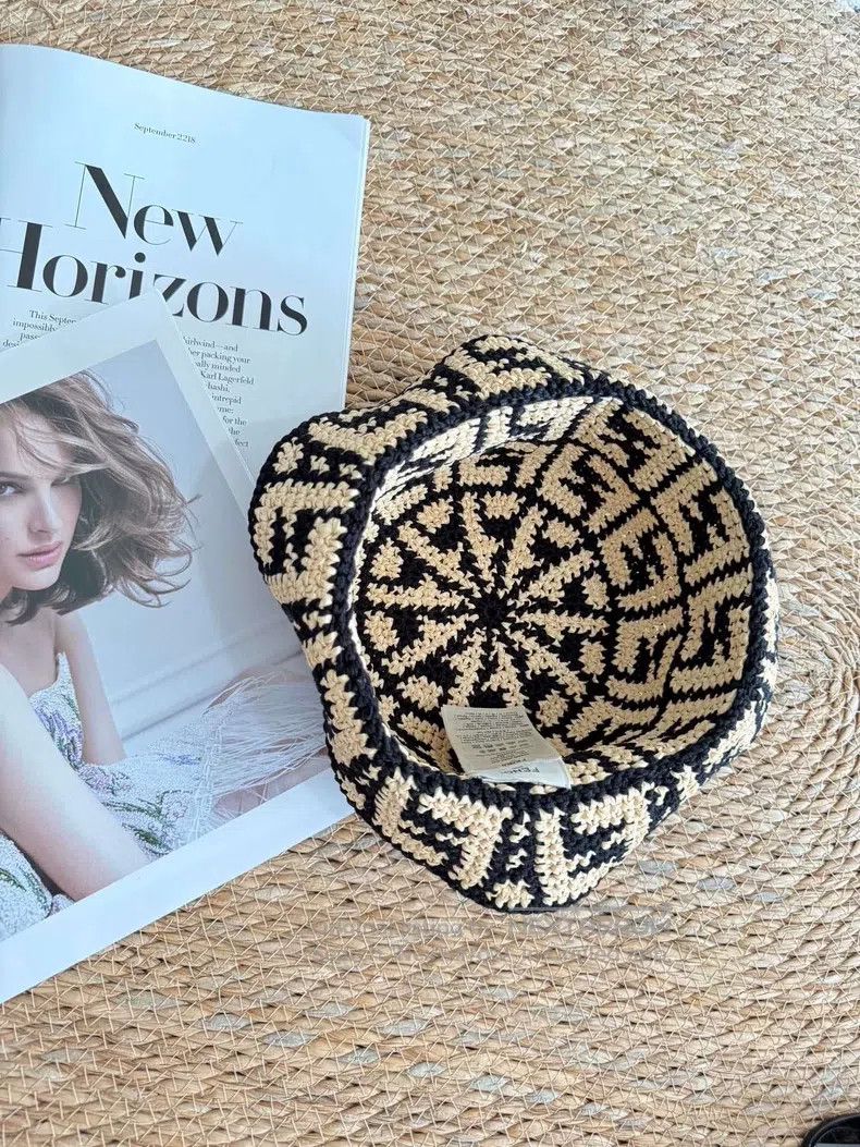 Fendi Fendi Raffia openwork, ivory with black, FF monogram patte Size ONE SIZE - 2 Thumbnail