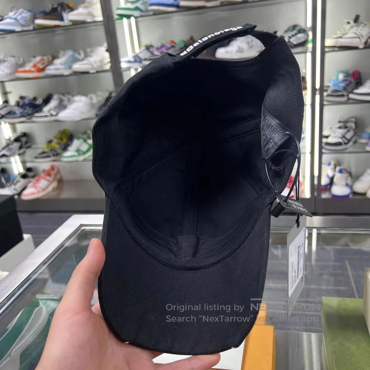 Balenciaga Black Embroidered Crest Baseball Cap. Size ONE SIZE - 2 Thumbnail