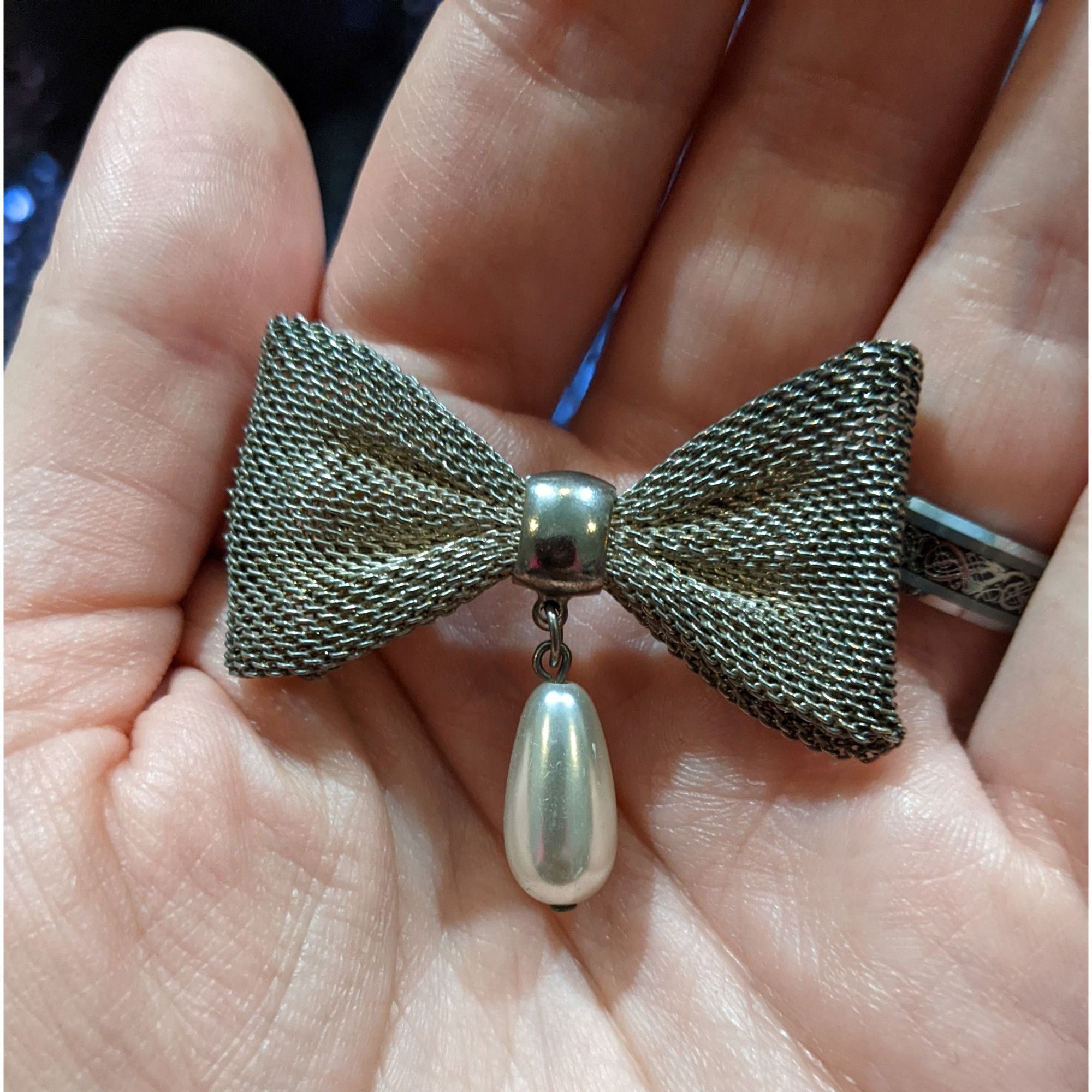 Other Vintage Coquette Mesh Silver Tone Bow Brooch Size ONE SIZE - 1 Thumbnail
