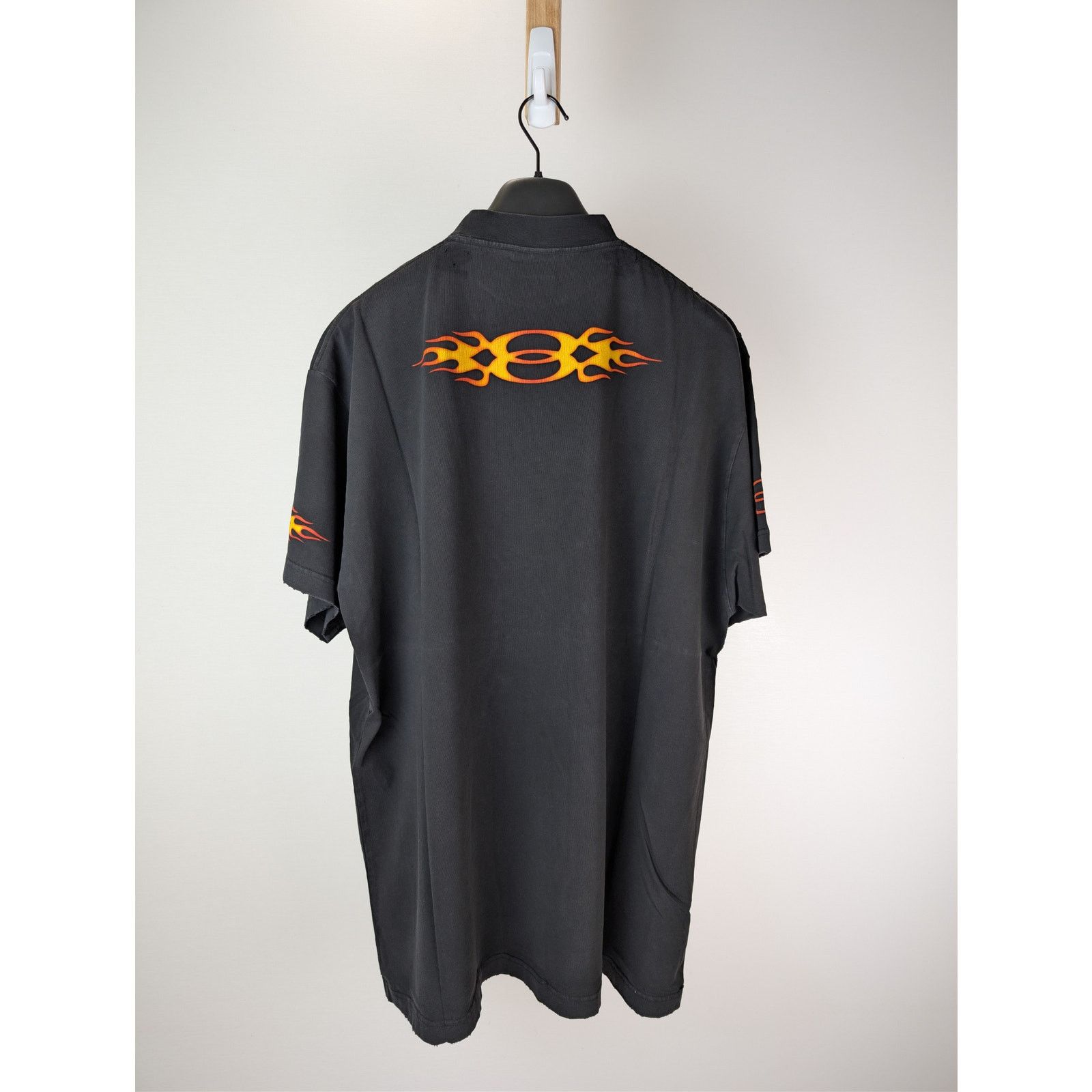 Balenciaga o1rshd1 Vintage Burning Unity Oversized Jersey T-Shirt Black Size US L / EU 52-54 / 3 - 14 Thumbnail