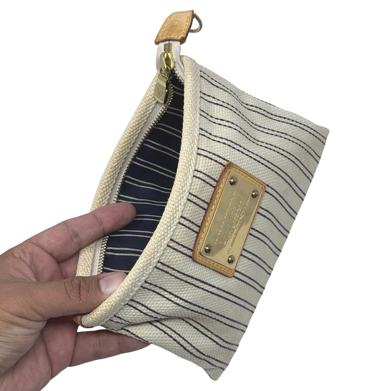 Louis Vuitton Louis Vuitton Antigua Platform Pouch Size ONE SIZE - 2 Thumbnail