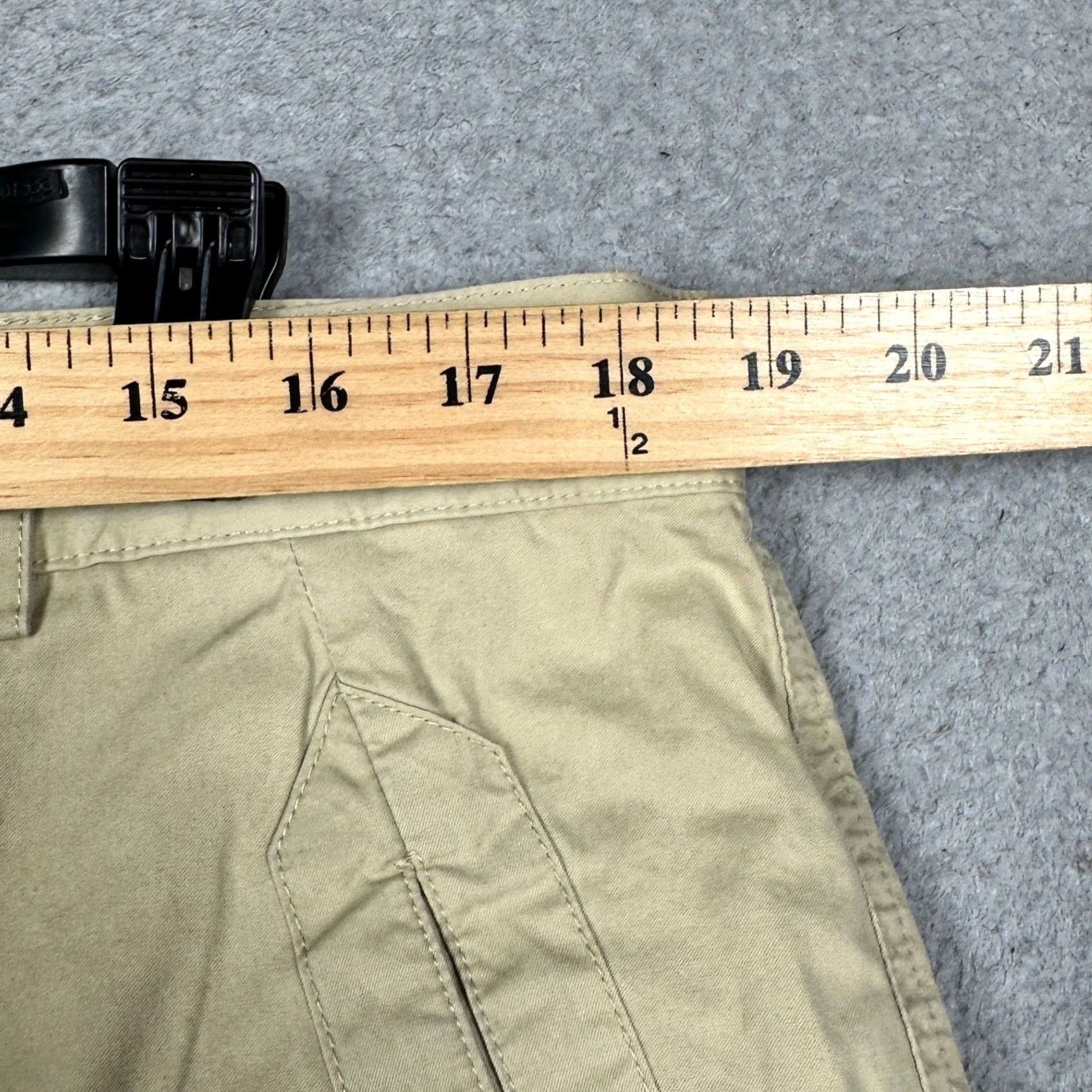 Lacoste Lacoste Shorts Mens 46 Tan Cargo Utility Pocket Flat Front Hiking Outdoor EUC Size US 36 / EU 52 - 7 Thumbnail