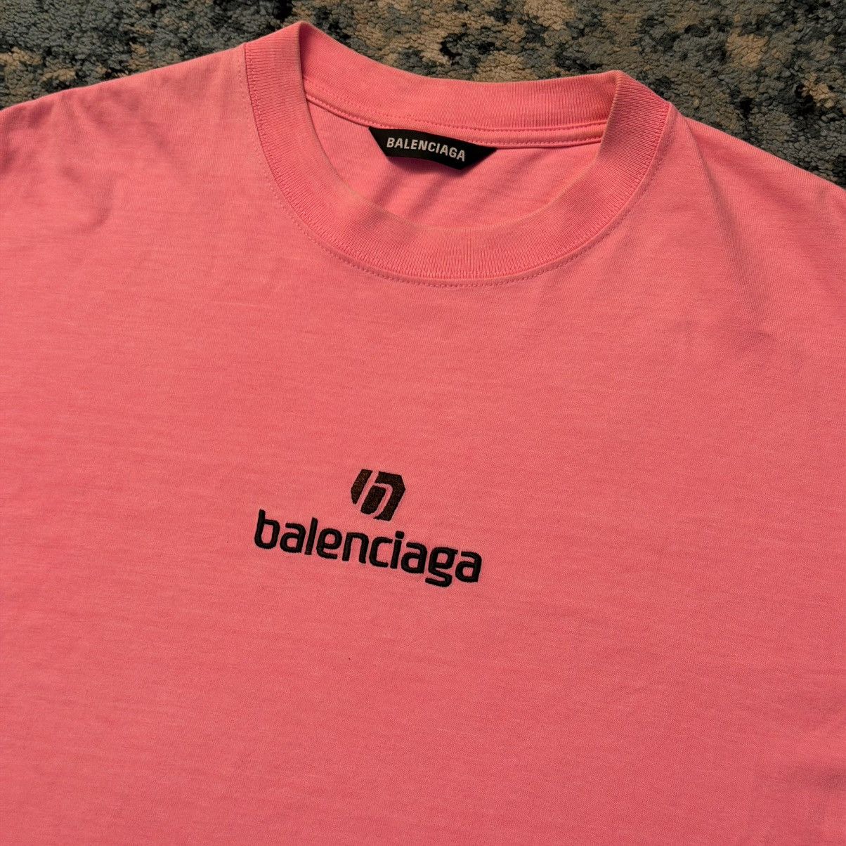 Balenciaga Balenciaga Embroidered Cotton T-Shirt Size Medium Fits Large Size US L / EU 52-54 / 3 - 4 Thumbnail