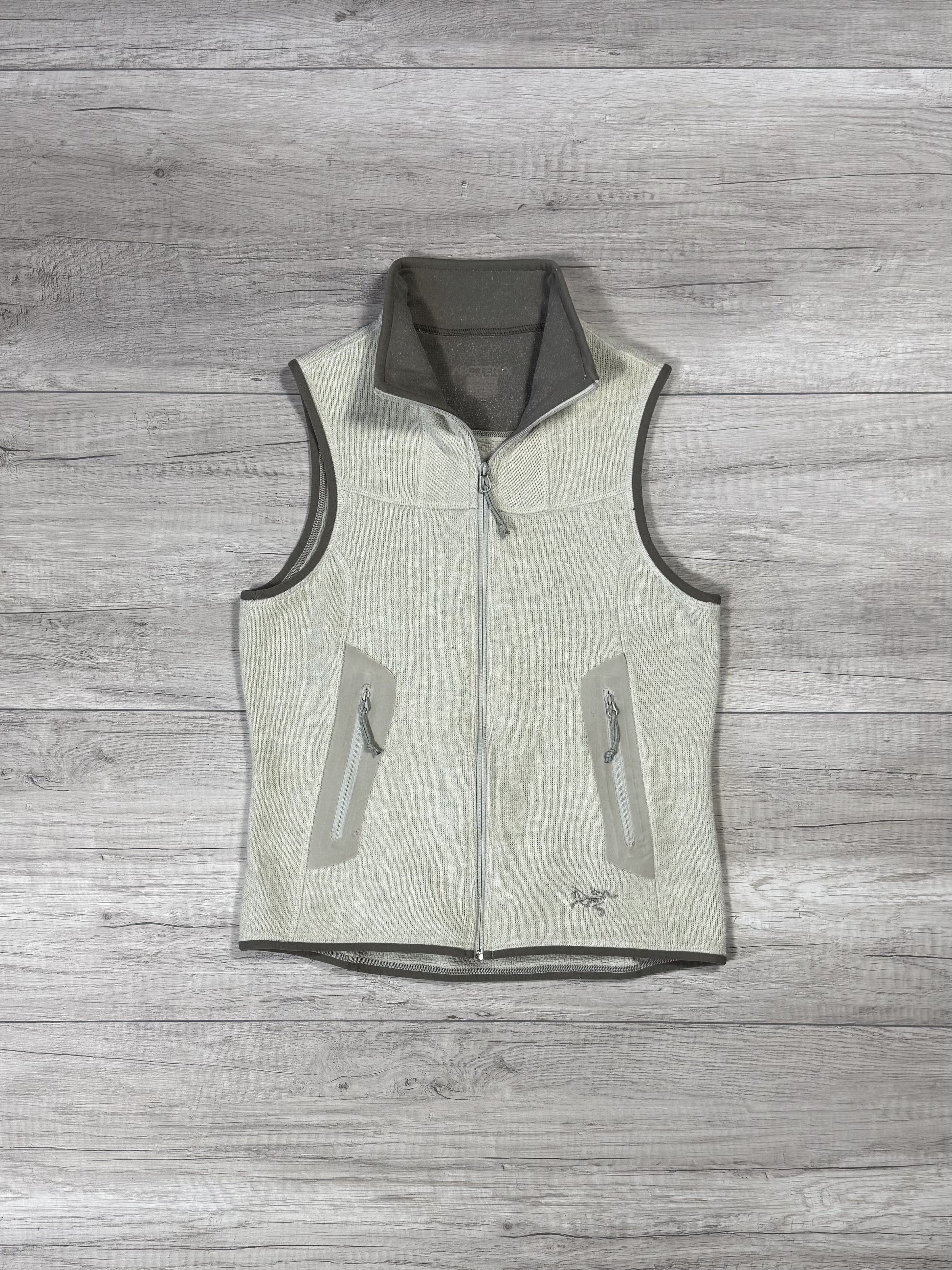 Arc'teryx Vintage Arcteryx Cream Fleece Full Zip Polartec Vest Size S / US 4 / IT 40 - 2 Thumbnail