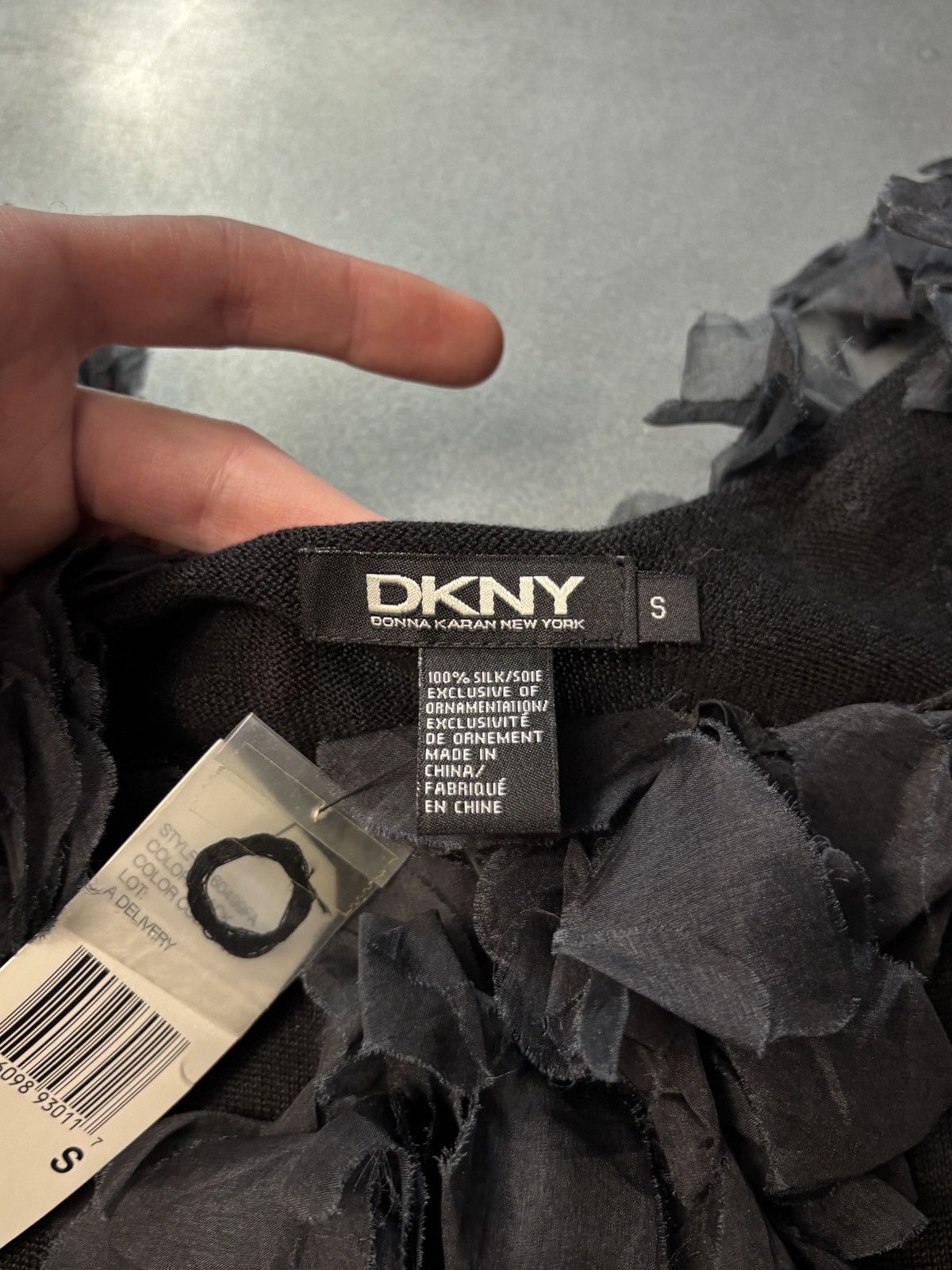 DKNY DKNY Tank Top Floral Applique Sleeveless Top Sweater Vest Size S / US 4 / IT 40 - 7 Thumbnail