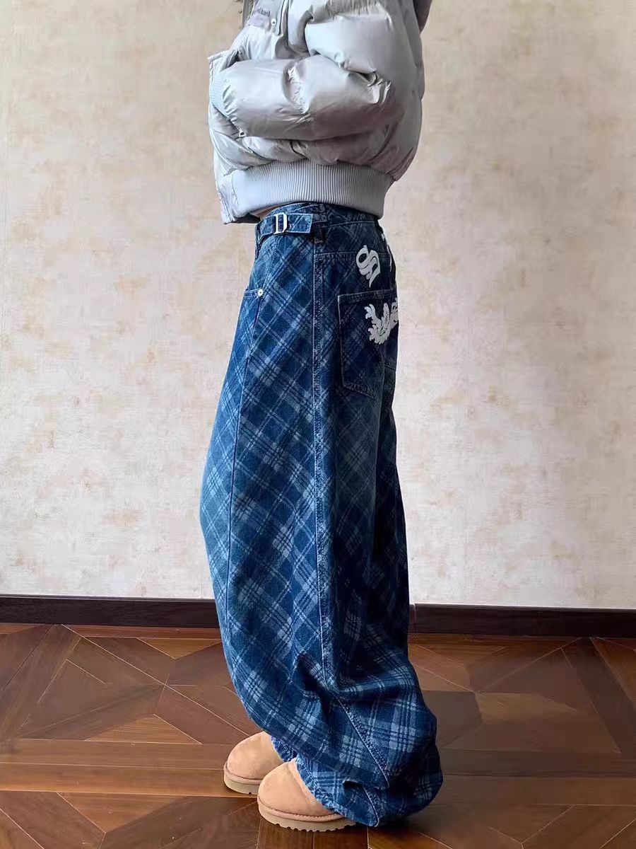 Blue loose-fitting wide-leg jeans