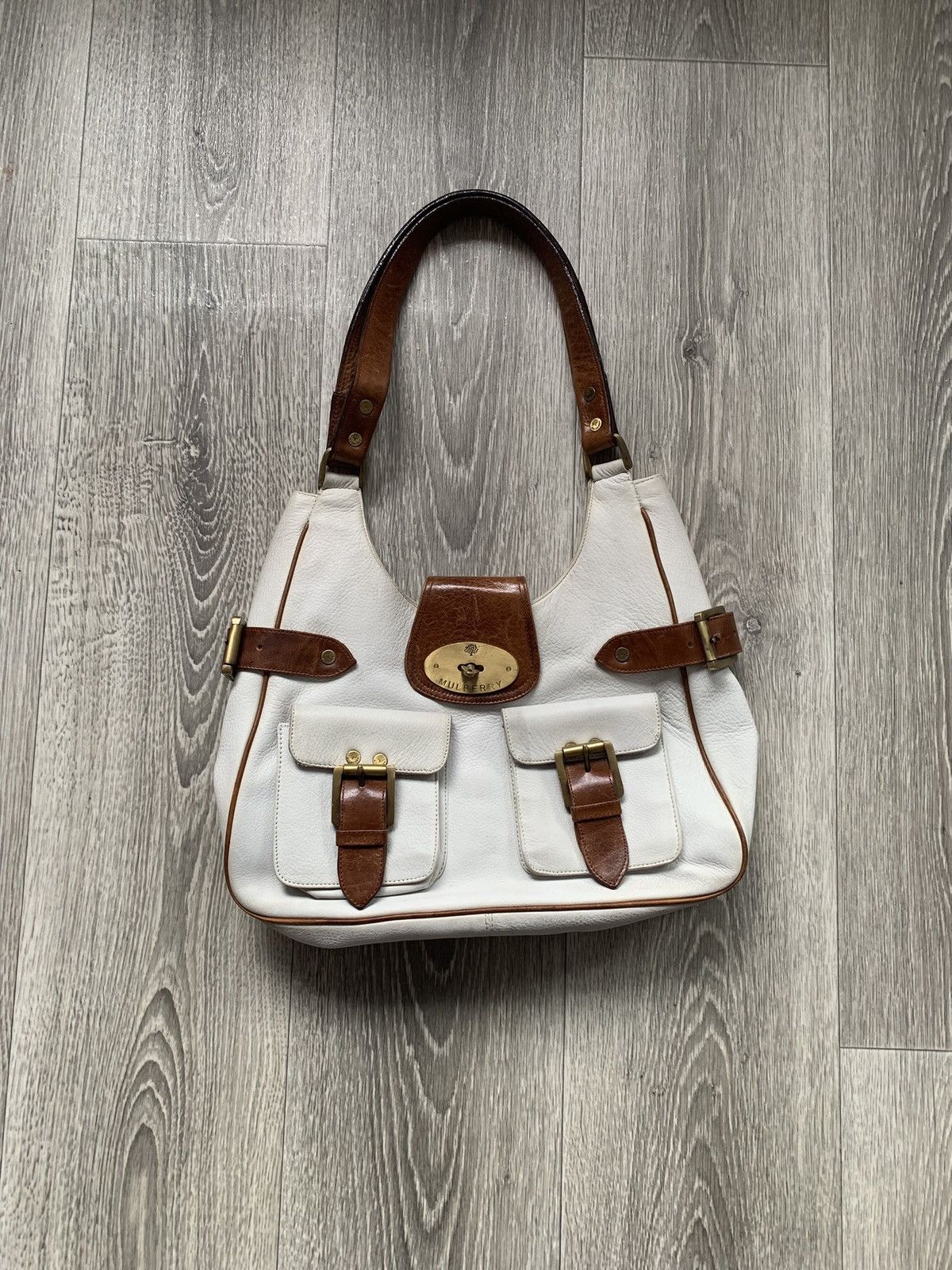 Mulberry Mulberry Vintage White Leather Buckle Handled Bag Luxury Size ONE SIZE - 1 Thumbnail