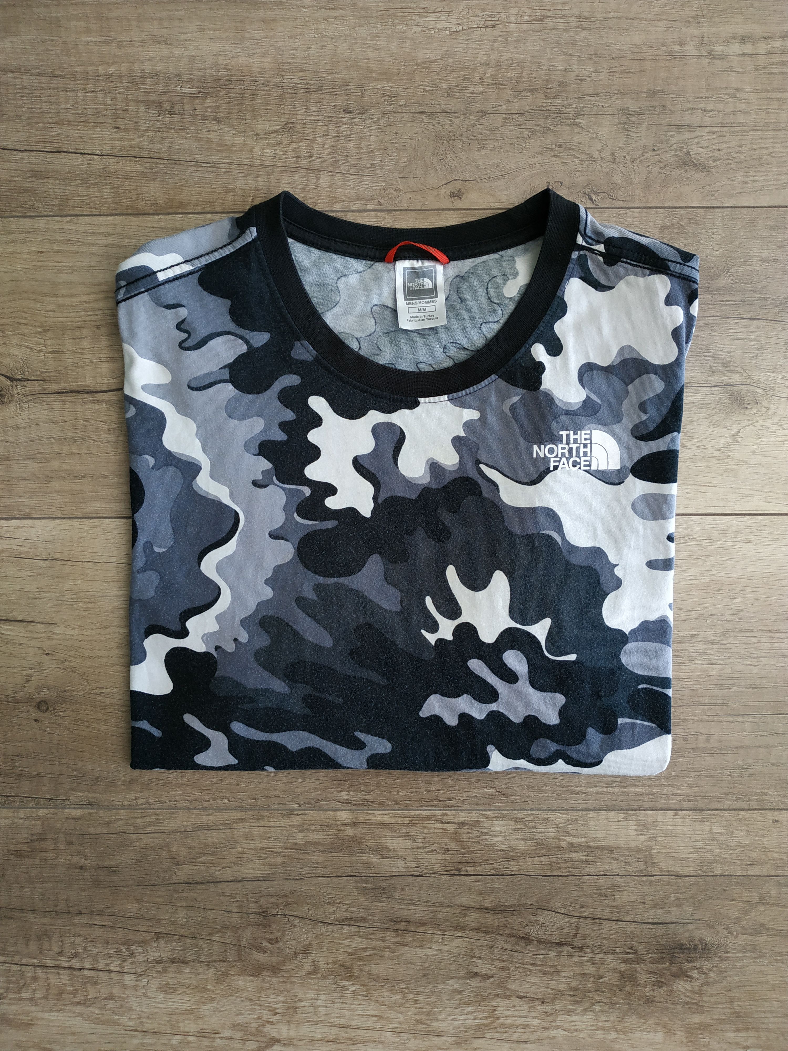 The North Face The North Face Men's Camo Print T-shirt, s. MEDIUM, fit. S Size US M / EU 48-50 / 2 - 3 Thumbnail