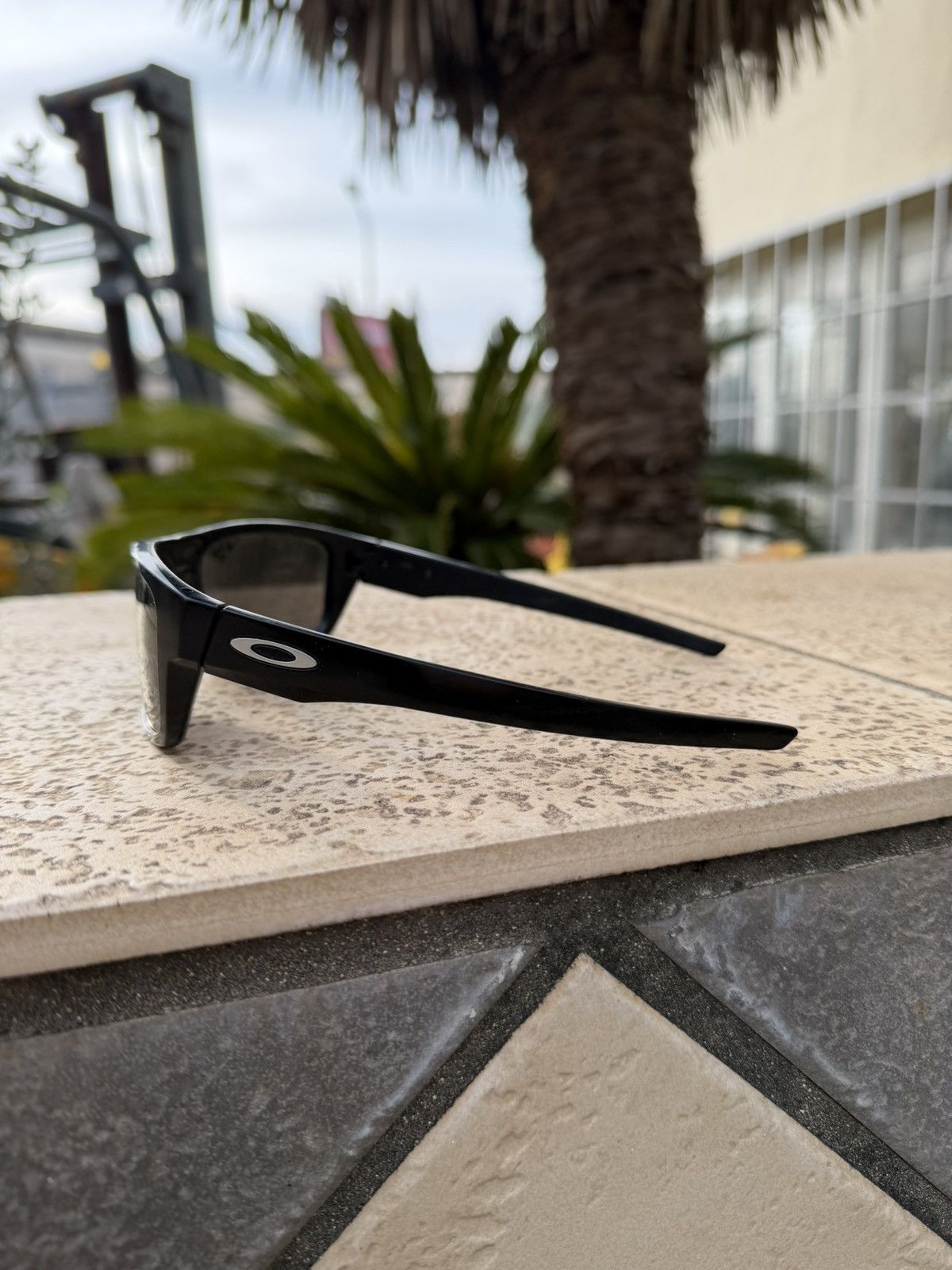 Oakley Oakley Sunglasses OO9367-0860 Black Size ONE SIZE - 3 Thumbnail