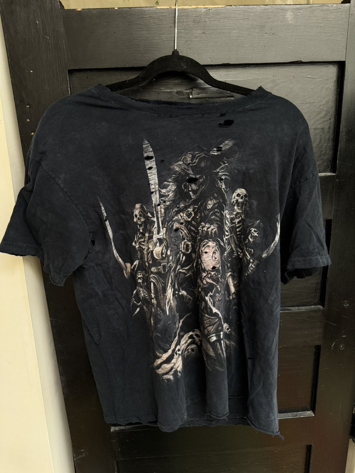 Vintage Vintage 2000s Skulbone Pirate Tee Size US L / EU 52-54 / 3 - 1 Thumbnail