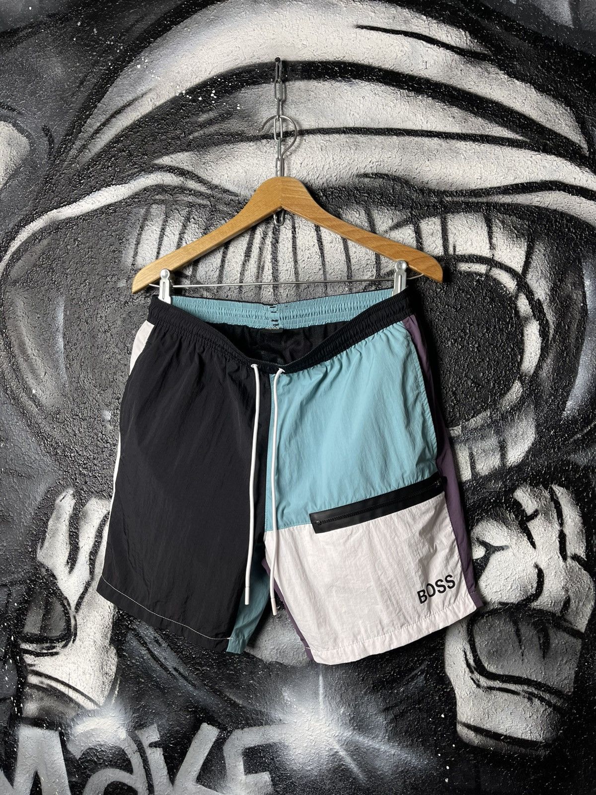 Hugo Boss Hugo Boss Swimming Shorts Men’s Size L Size US 33 - 1 Thumbnail