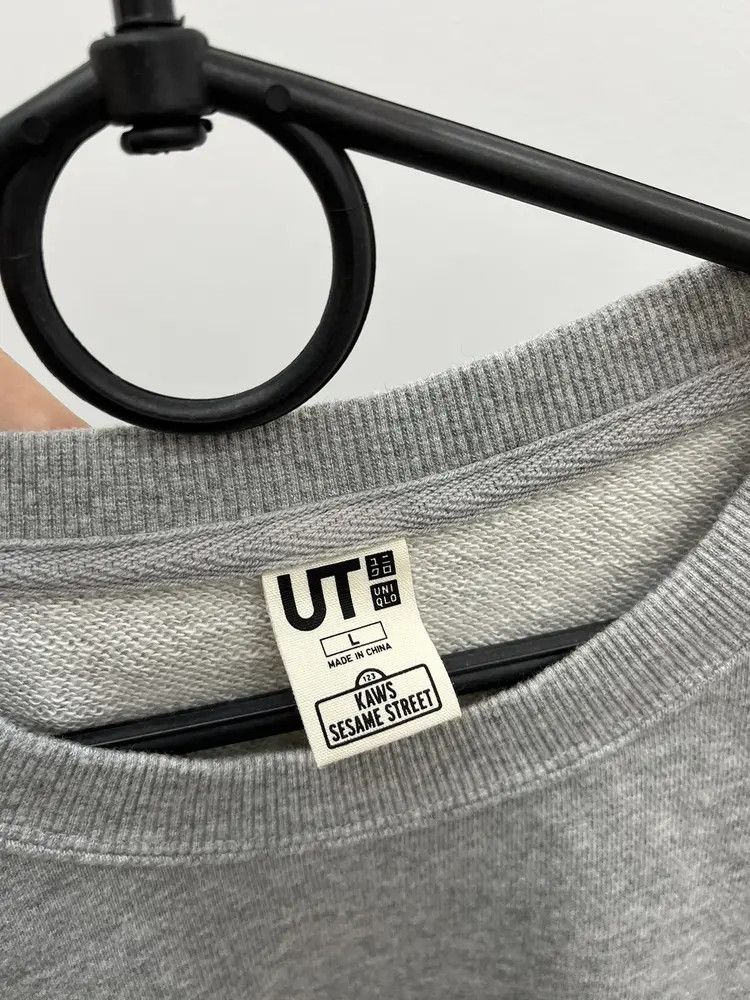 Kaws × Uniqlo Uniqlo X Kaws X Sesame Street Cotton Crewneck Sweatshirt Size US L / EU 52-54 / 3 - 3 Thumbnail