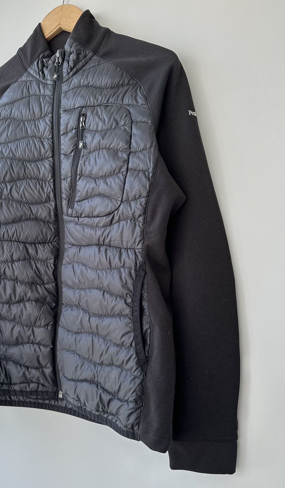 Peak Performance Peak Performance Women's Black Pro Jacket Coat Size L Size L / US 10 / IT 46 - 4 Thumbnail