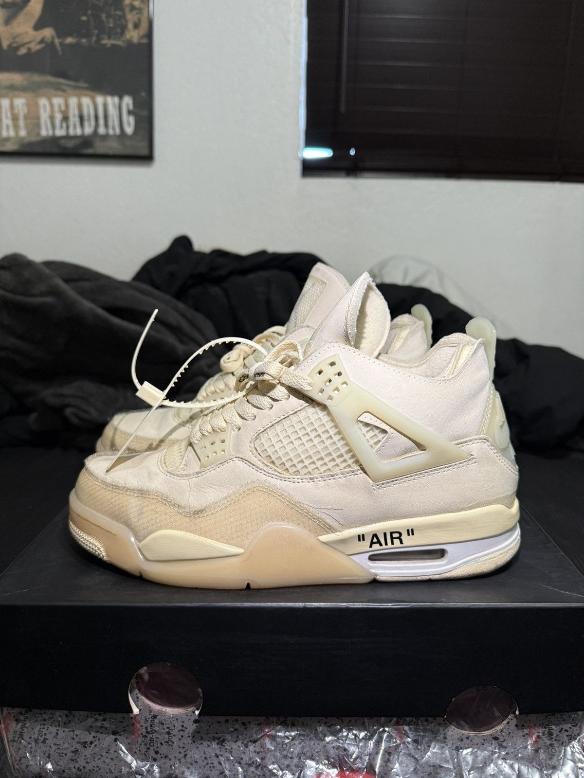 Jordan Brand × Off-White Air Jordan 4 Retro Off-White Sail Size US 9.5 / EU 42-43 - 2 Thumbnail
