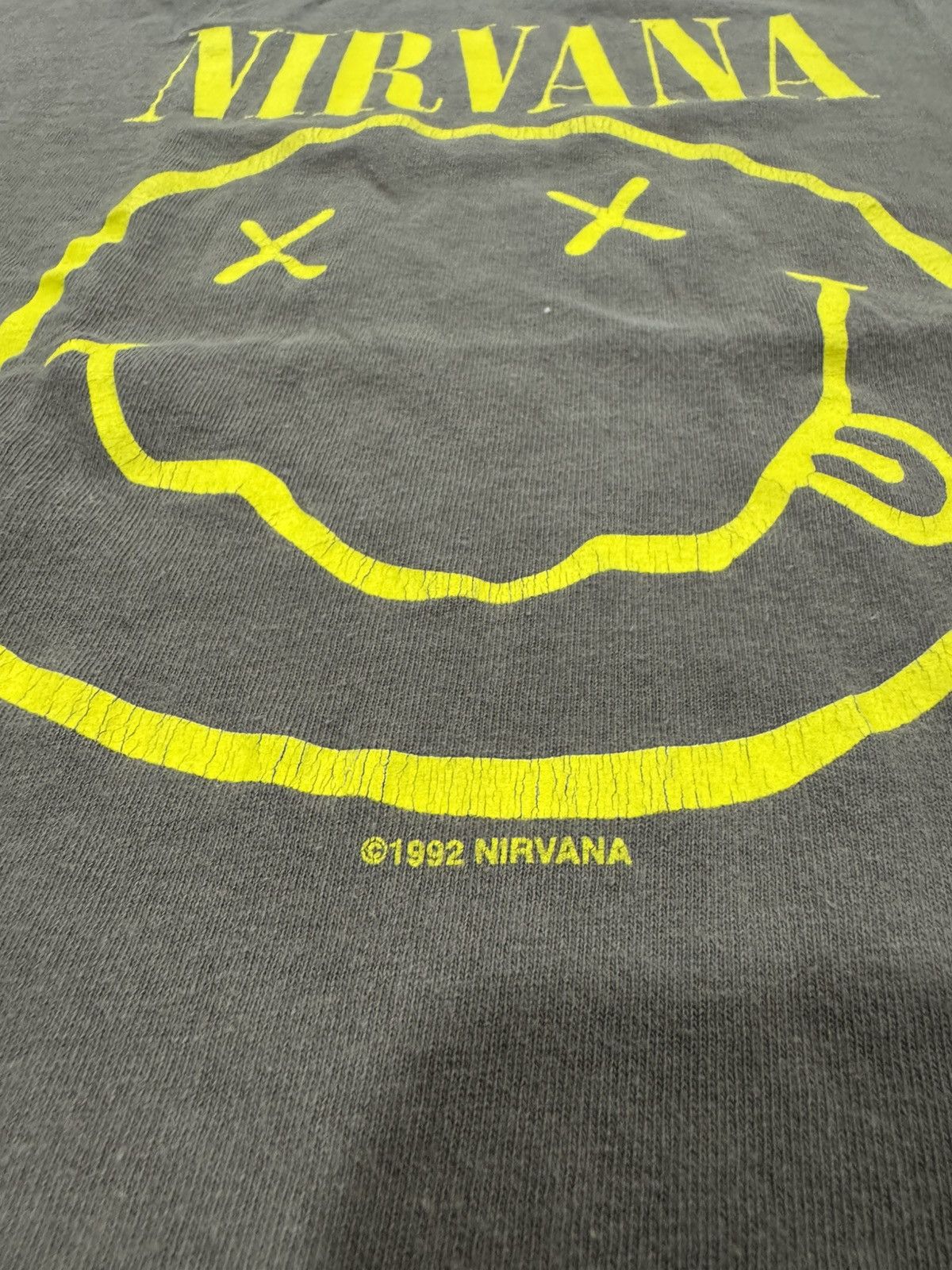 Gildan Vintage 1992 Nirvana Gray Smiley Face Graphic Tee Size US S / EU 44-46 / 1 - 2 Thumbnail
