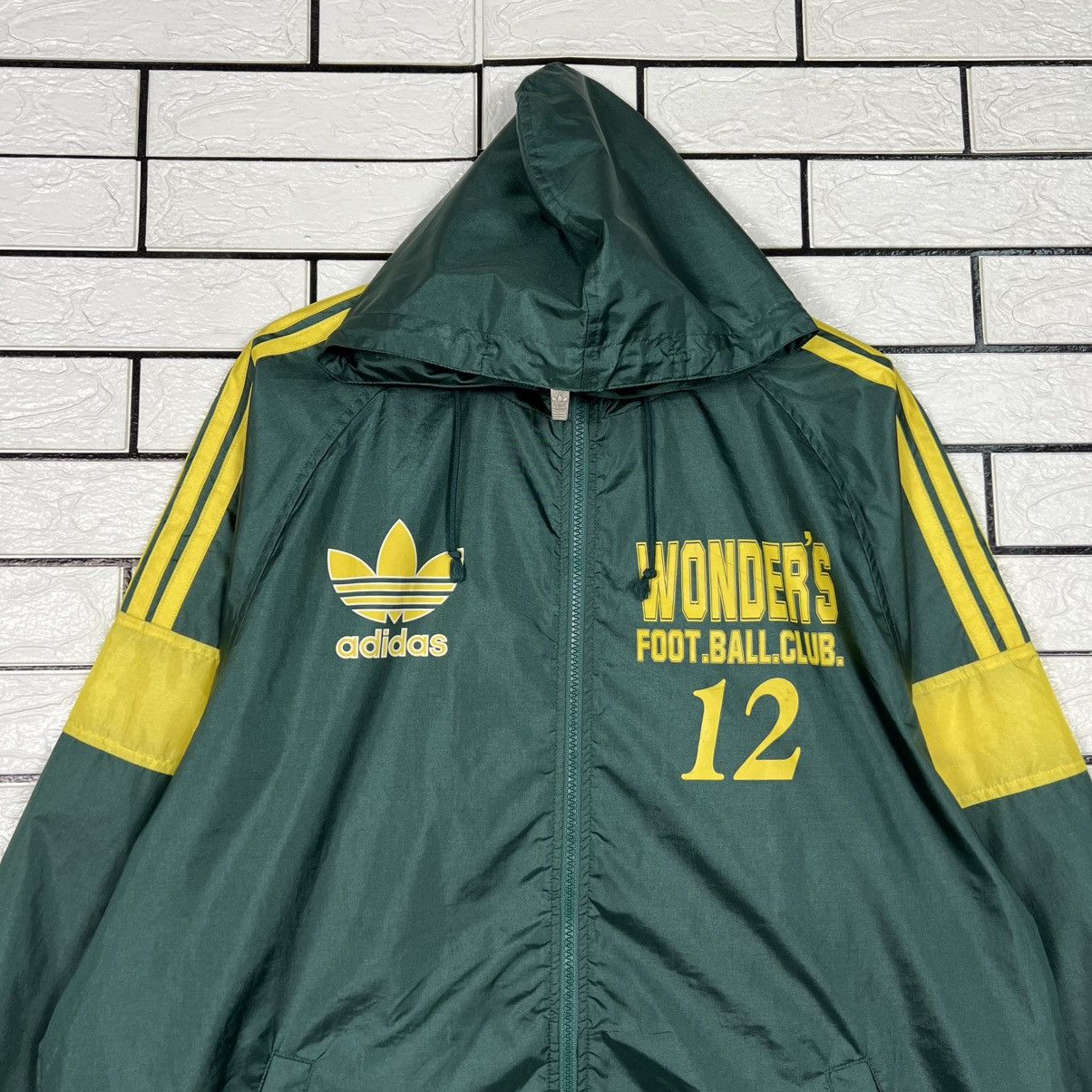 Adidas Vintage ADIDAS Trefoil Big Logo Nylon Jacket #4288-C195 Size US M / EU 48-50 / 2 - 5 Thumbnail