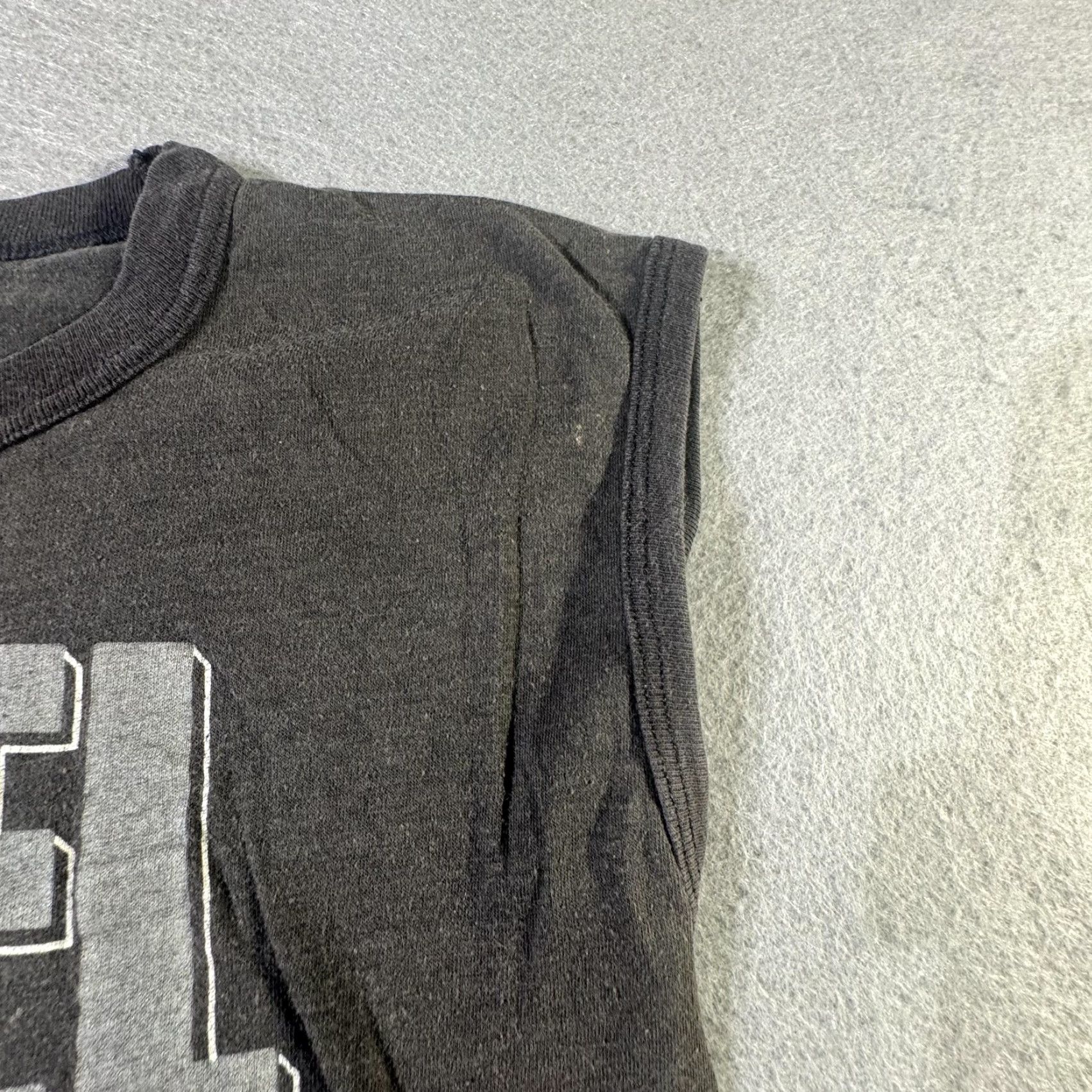 Vintage VINTAGE Heublein Steel T-Shirt Men’s Medium 80s Authentic Gray Graphic Print Sleeveless Liquor Promo Size US L / EU 52-54 / 3 - 5 Thumbnail