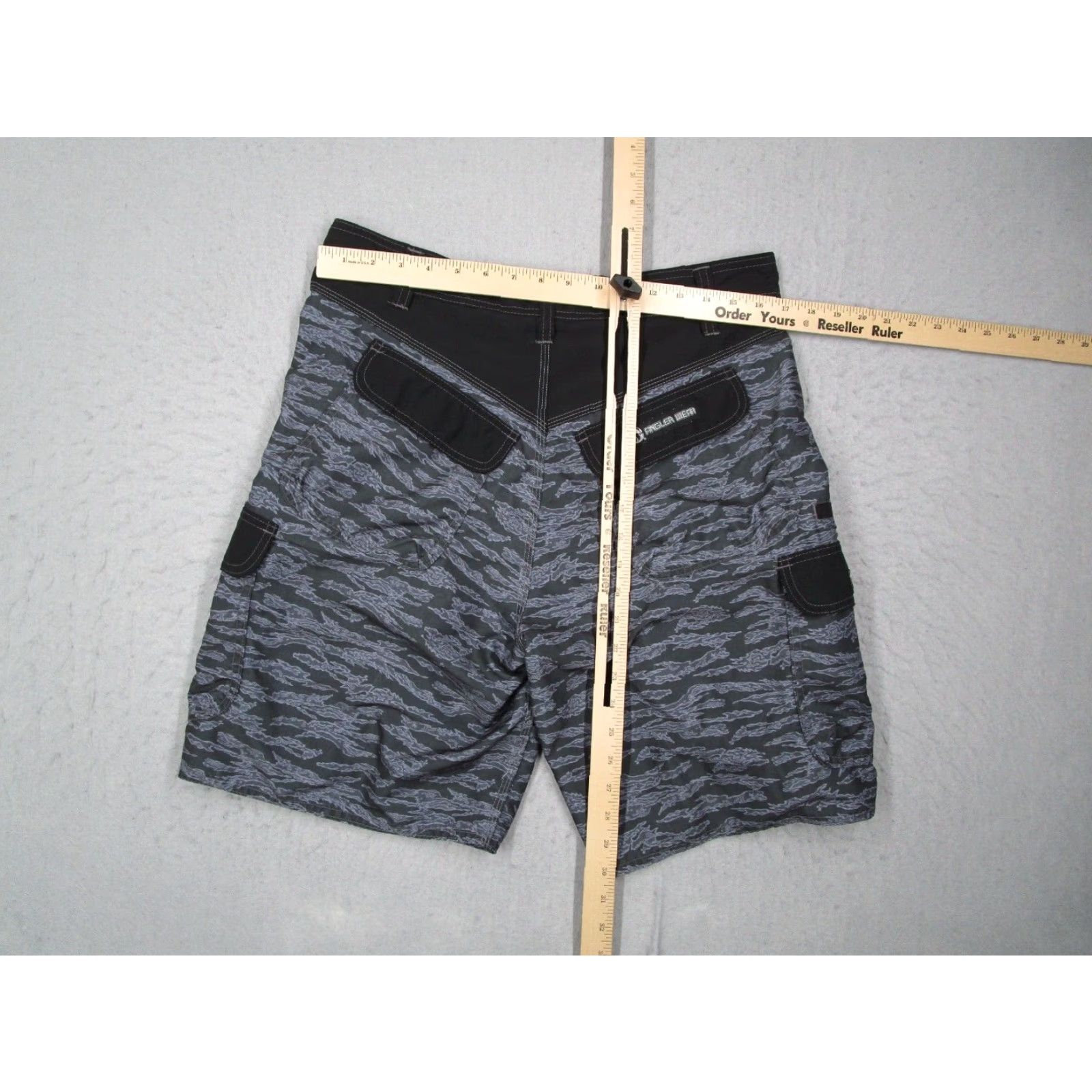 Vintage Angler Wear Mens 32 Gray Tiger Stripe Camo Cargo Shorts Nylon Outdoor Work Size US 32 / EU 48 - 6 Thumbnail