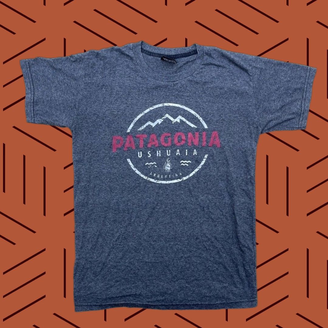 Patagonia VINTAGE Patagonia Ushuaia Argentina Women's Crew T-Shirt Size XS Size XS / US 0-2 / IT 36-38 - 1 Thumbnail