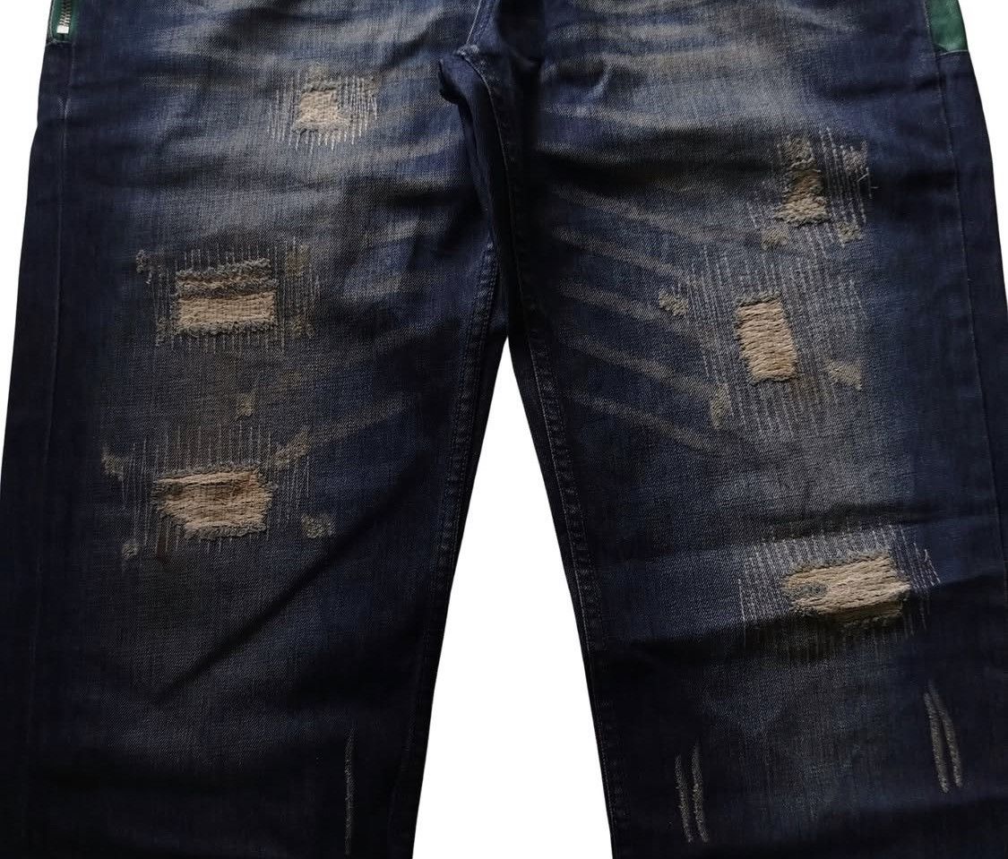 Fragment Design × Levi's Levi's Fenom x Fragment Design x CLOT Distressed Patchwork Size US 34 / EU 50 - 12 Thumbnail
