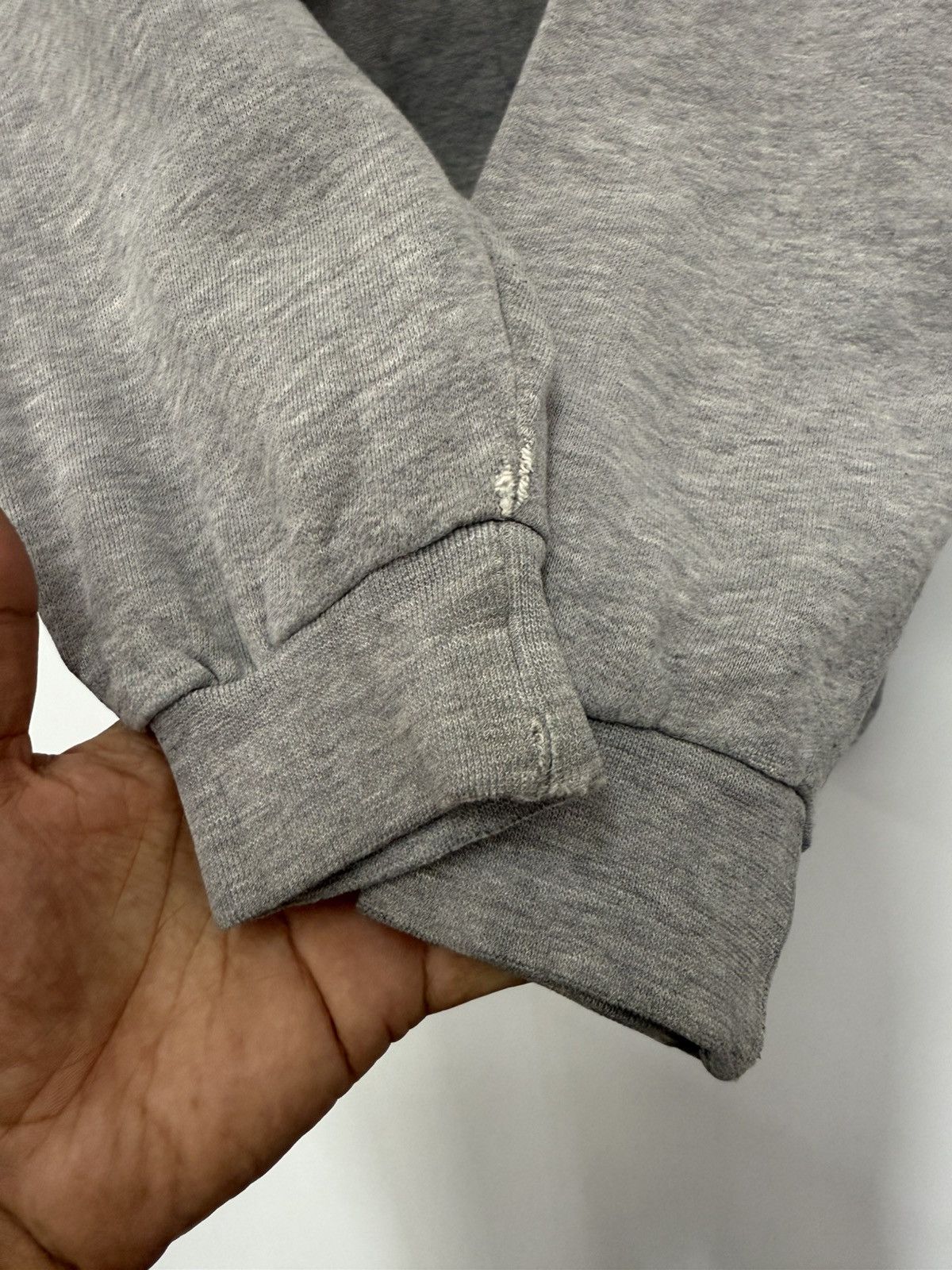 Guess × Other 🔥 GUESS USA BAGGY EMBROIDED SPELLOUT LOGO SWEATSHIRT - M Size US S / EU 44-46 / 1 - 6 Thumbnail