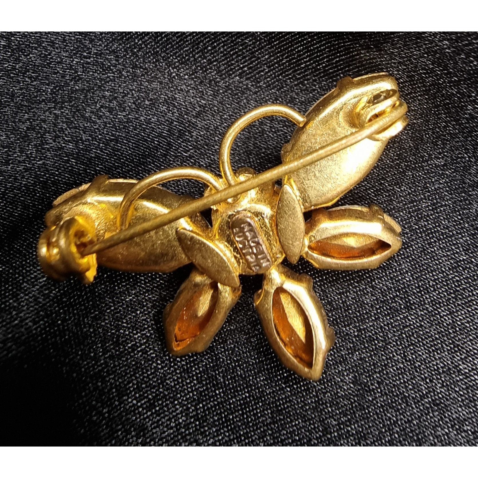 Vintage Vintage Made In Austria 1950s-60s Gold-Tone Brooch W/ Clear Size ONE SIZE - 6 Thumbnail