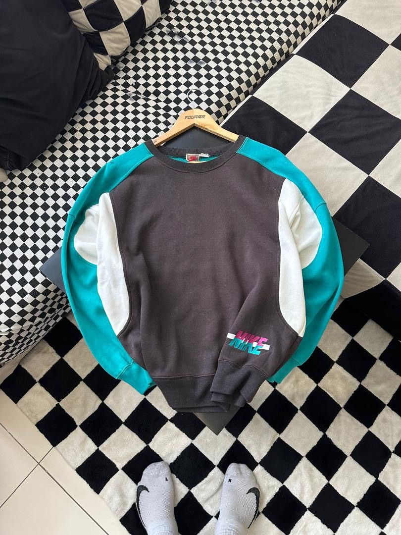 Other × Vintage VINTAGE NIKE SWEATSHIRT BOXY Size US L / EU 52-54 / 3 - 1 Thumbnail