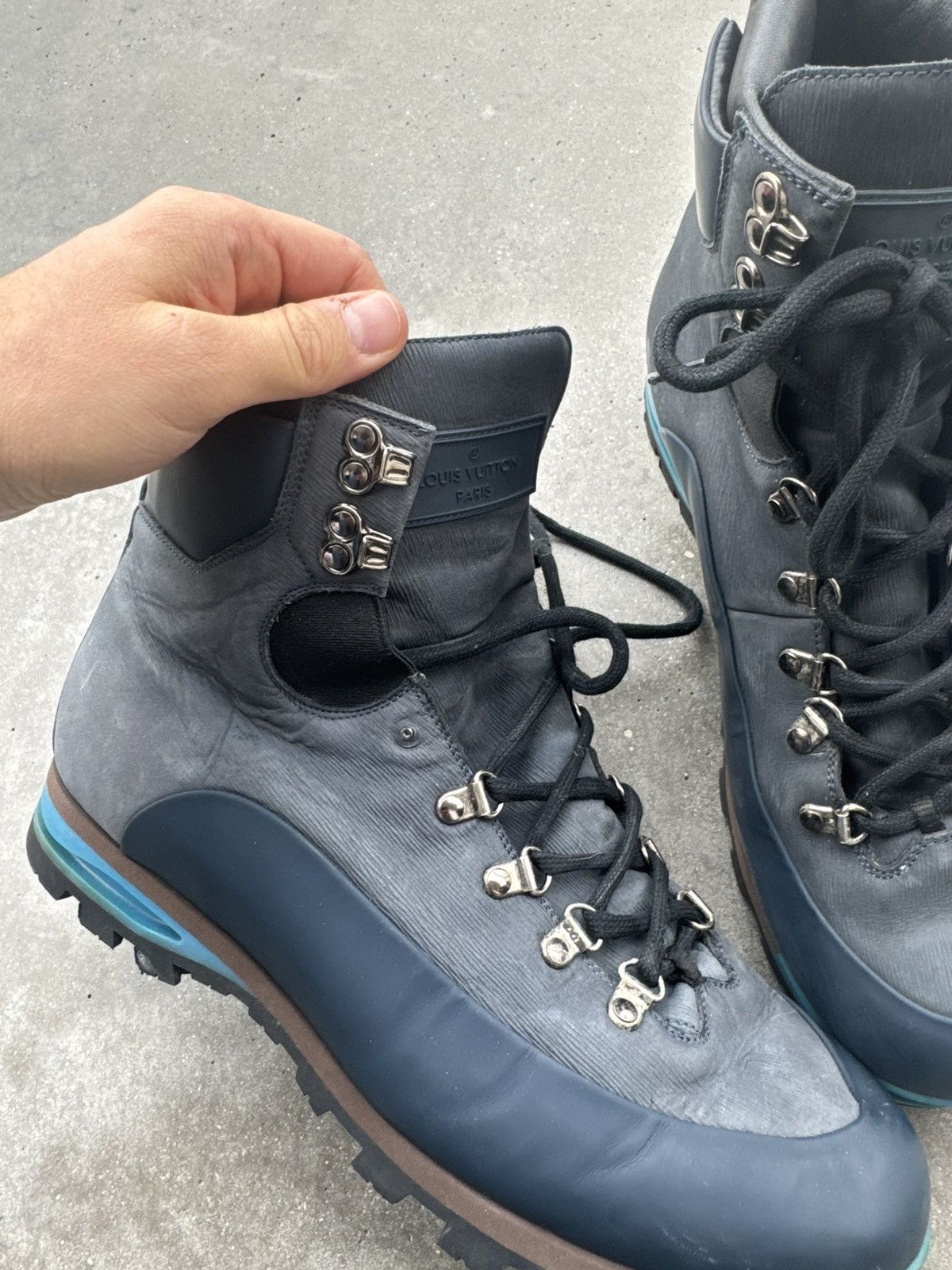 Louis Vuitton Louis Vuitton Alpinist Hiking Navy Sneakers designer rare LV Size US 11 / EU 44 - 5 Thumbnail