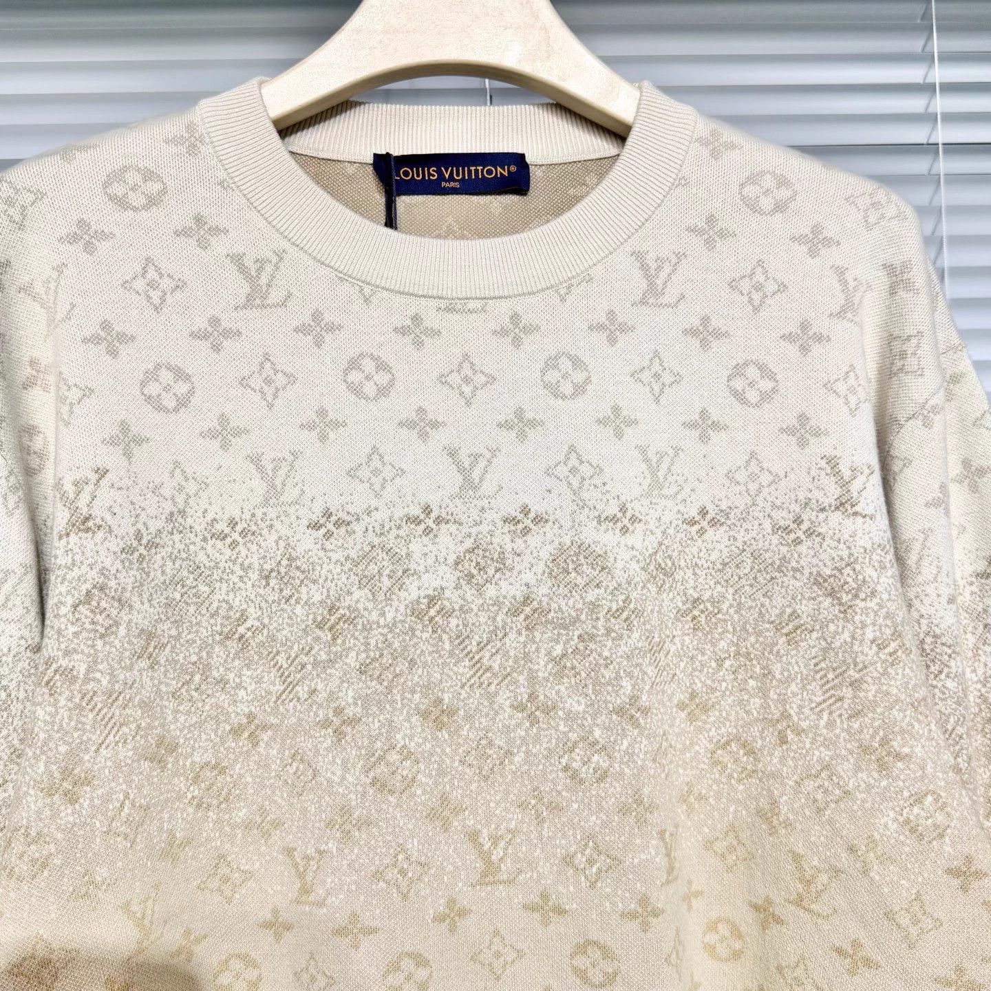 Louis Vuitton LV knit sweater SS26 gradient logo ribbed khaki XXL Size US XXL / EU 58 / 5 - 3 Thumbnail