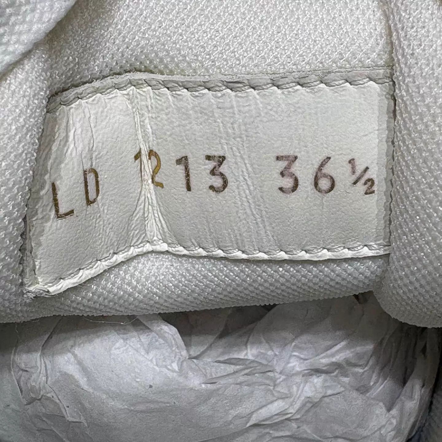Louis Vuitton LV Trainer White Blue Denim UK2.5/36.5 Size US 6 / IT 36 - 8 Thumbnail
