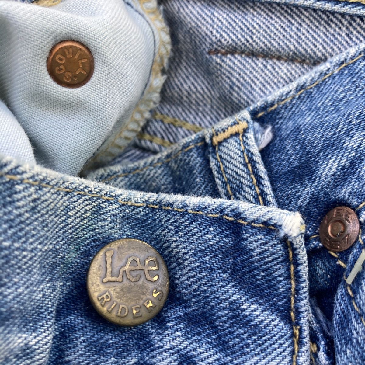Lee VINTAGE LEE RIDER LEFT HAND DENIM SELVEDGE DISTRESSED JEANS Size US 29 - 16 Thumbnail