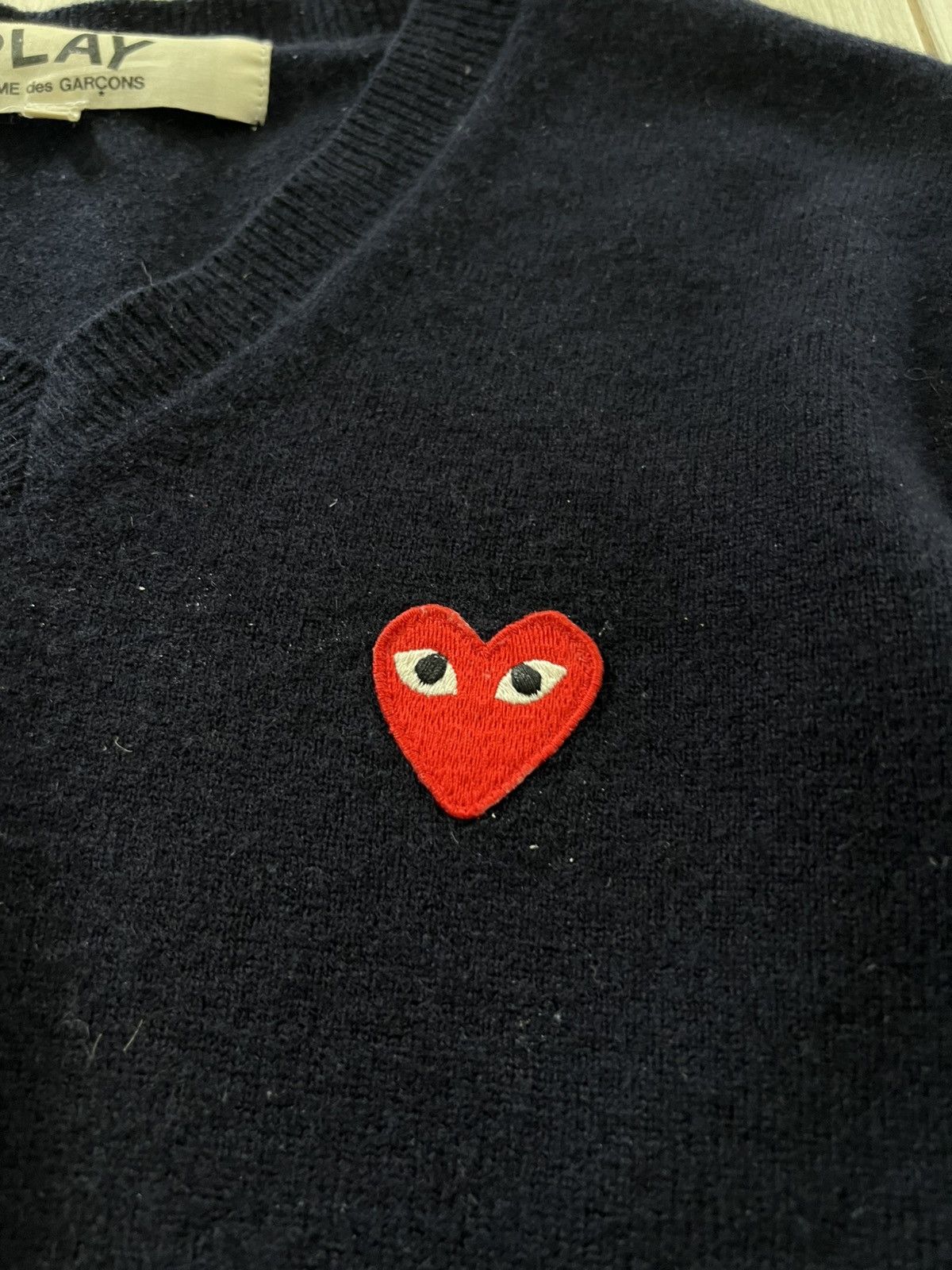 Comme des Garcons Comme des Garçons Blue PLAY V-neck Sweater Japan Medium Size US M / EU 48-50 / 2 - 13 Thumbnail