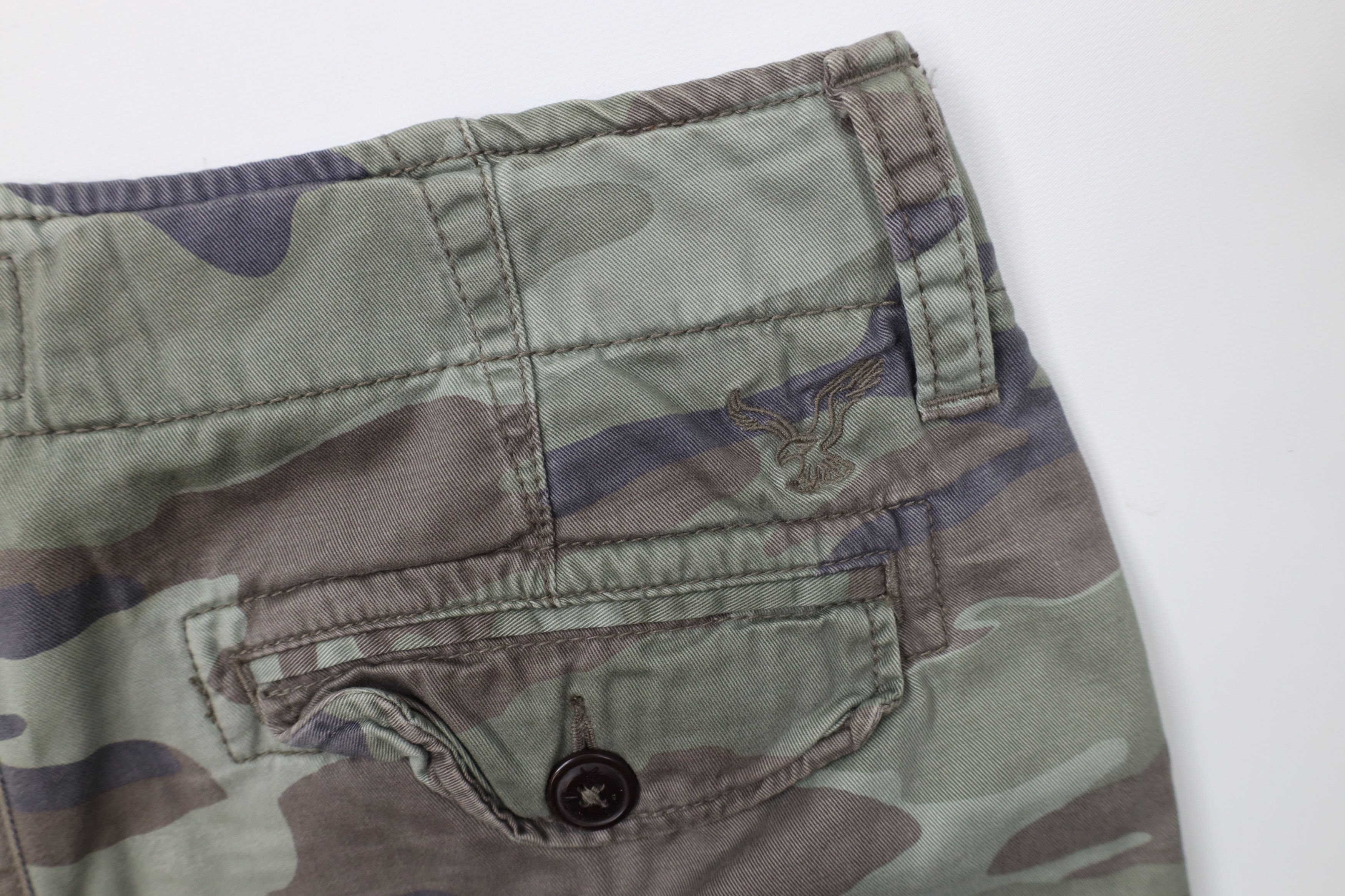 American Eagle Outfitters Vintage Y2K American Eagle Outfitters Camouflage Shorts Size US 30 / EU 46 - 13 Thumbnail