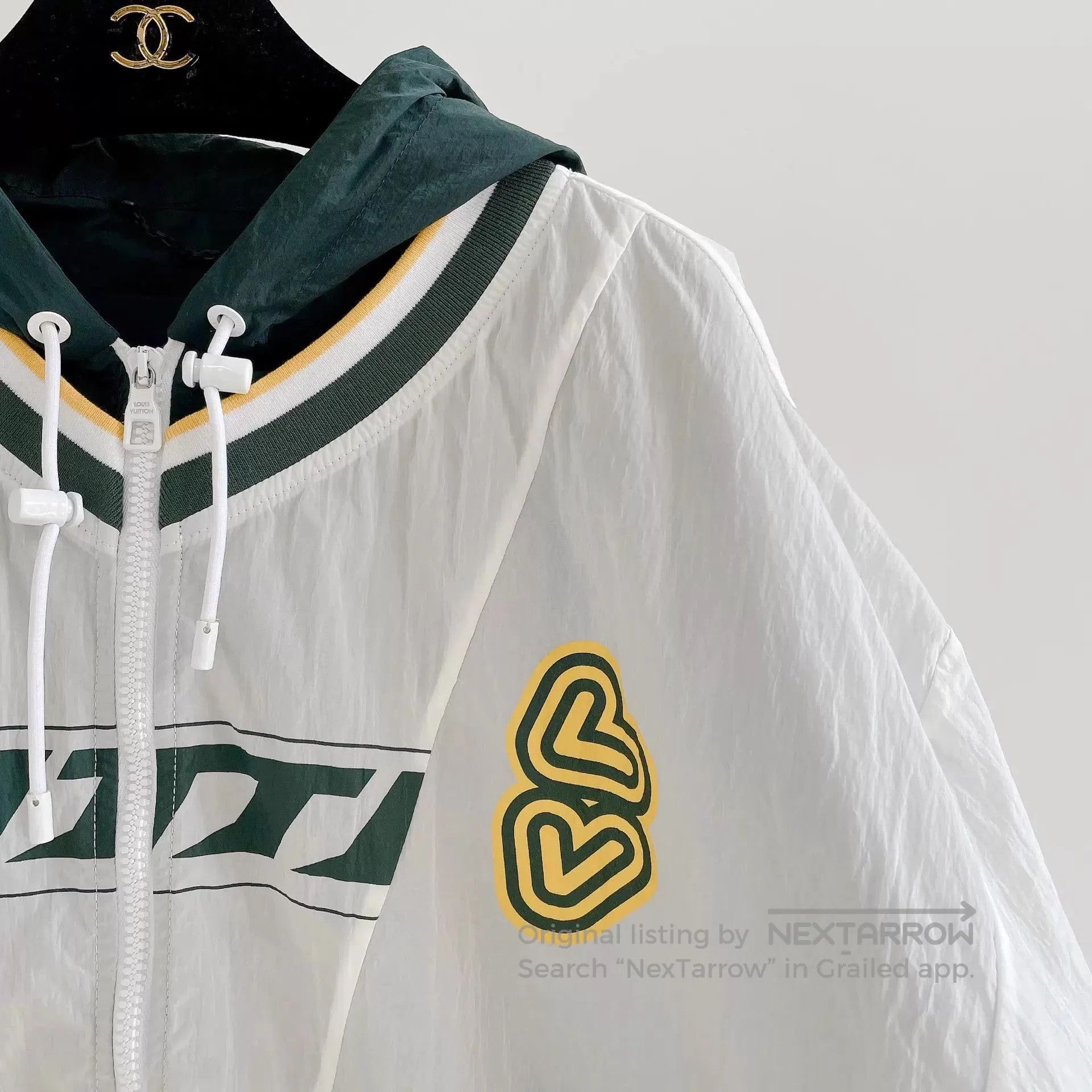 Louis Vuitton White Hooded Light Jacket with Graphic Print. Size US L / EU 52-54 / 3 - 3 Thumbnail