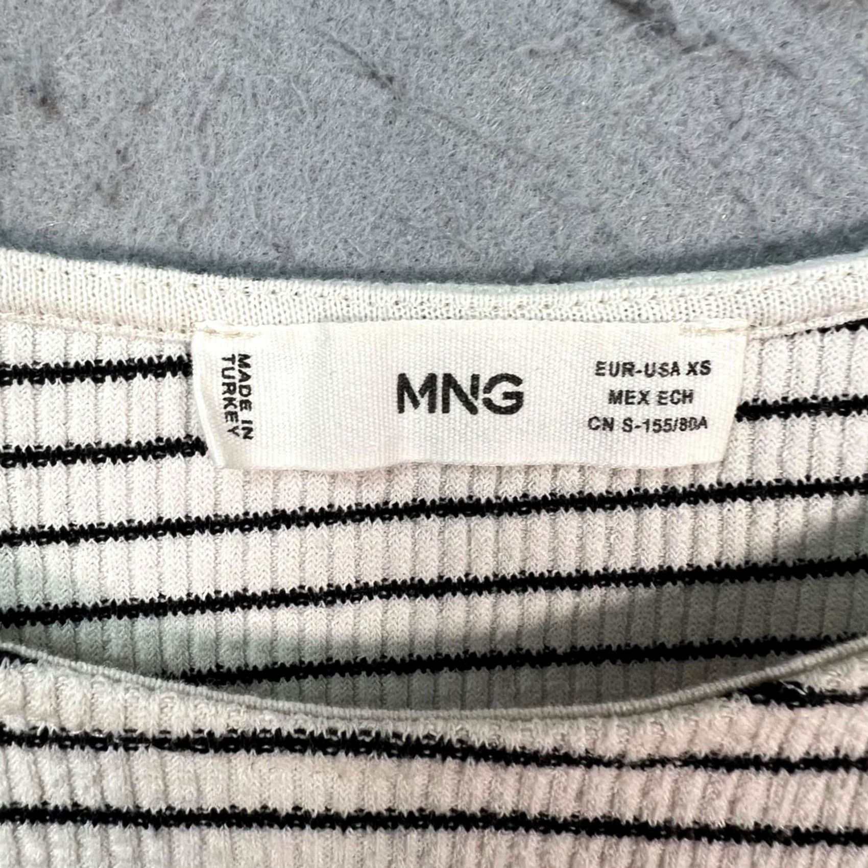 Mango Mango Womens XS Striped Ruched-Side Ribbed Top Black & White Knit Short Sleeve Shirt Men? Size XS / US 0-2 / IT 36-38 - 3 Thumbnail