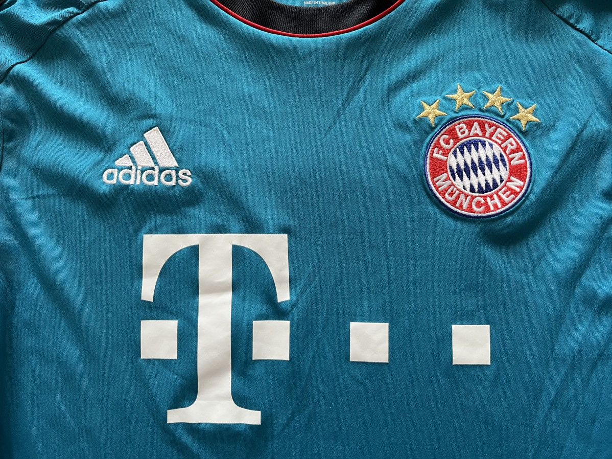 Adidas BAYERN MÜNICH 2013 2014 GOALKEEPER SOCCER JERSEY ADIDAS Size US M / EU 48-50 / 2 - 5 Thumbnail