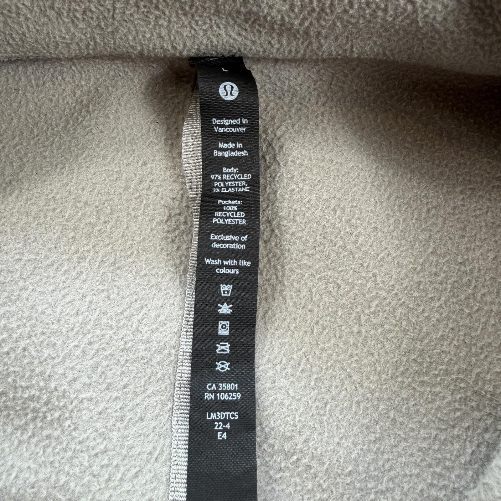 Lululemon Lululemon Mens Quarter Zip Fleece Pullover Jacket Gray L Size US L / EU 52-54 / 3 - 4 Thumbnail