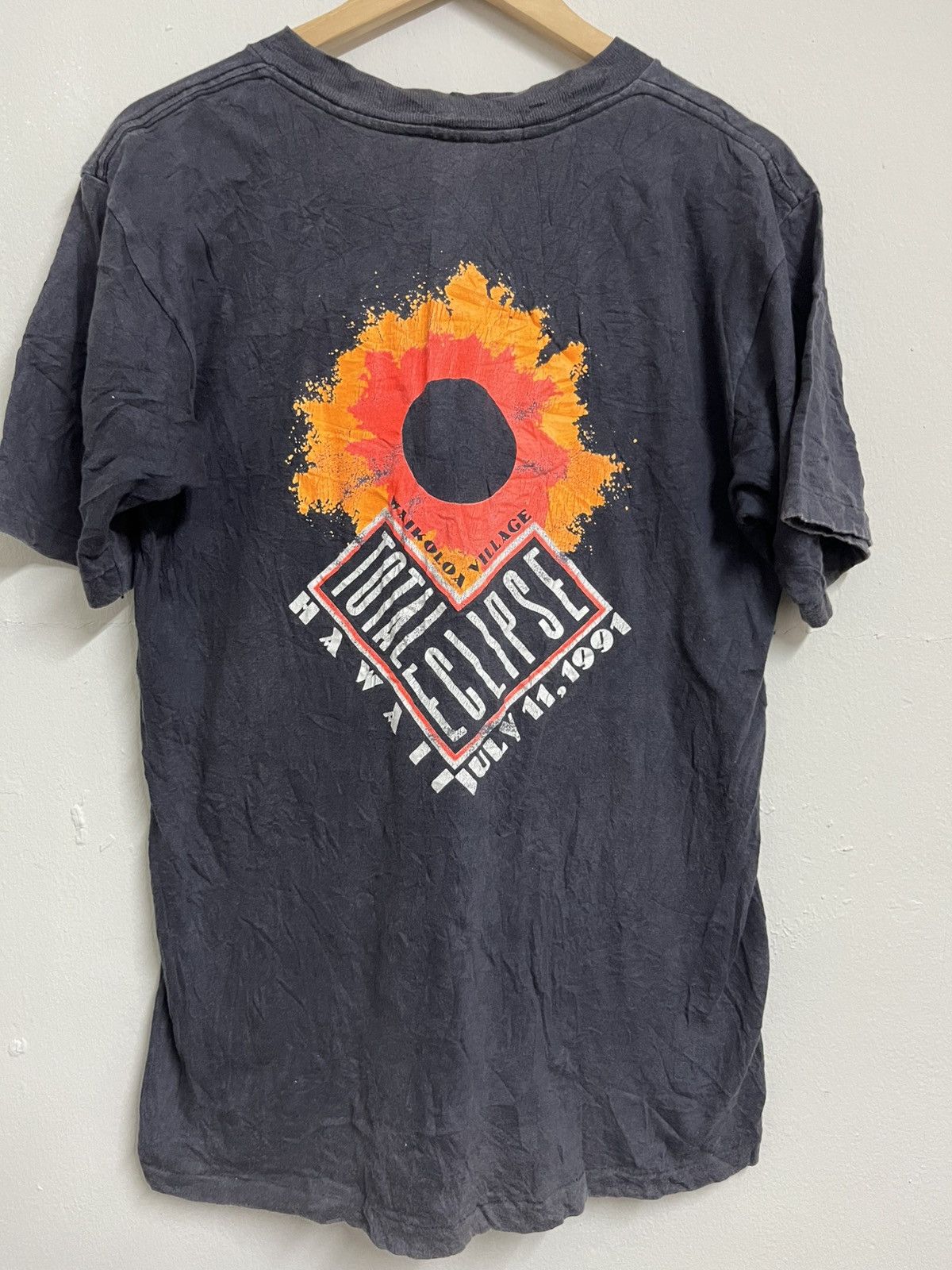 Vintage 💥True Vintage 1991 Total Eclipse Hawaii Tourists Tee Size US L / EU 52-54 / 3 - 1 Thumbnail