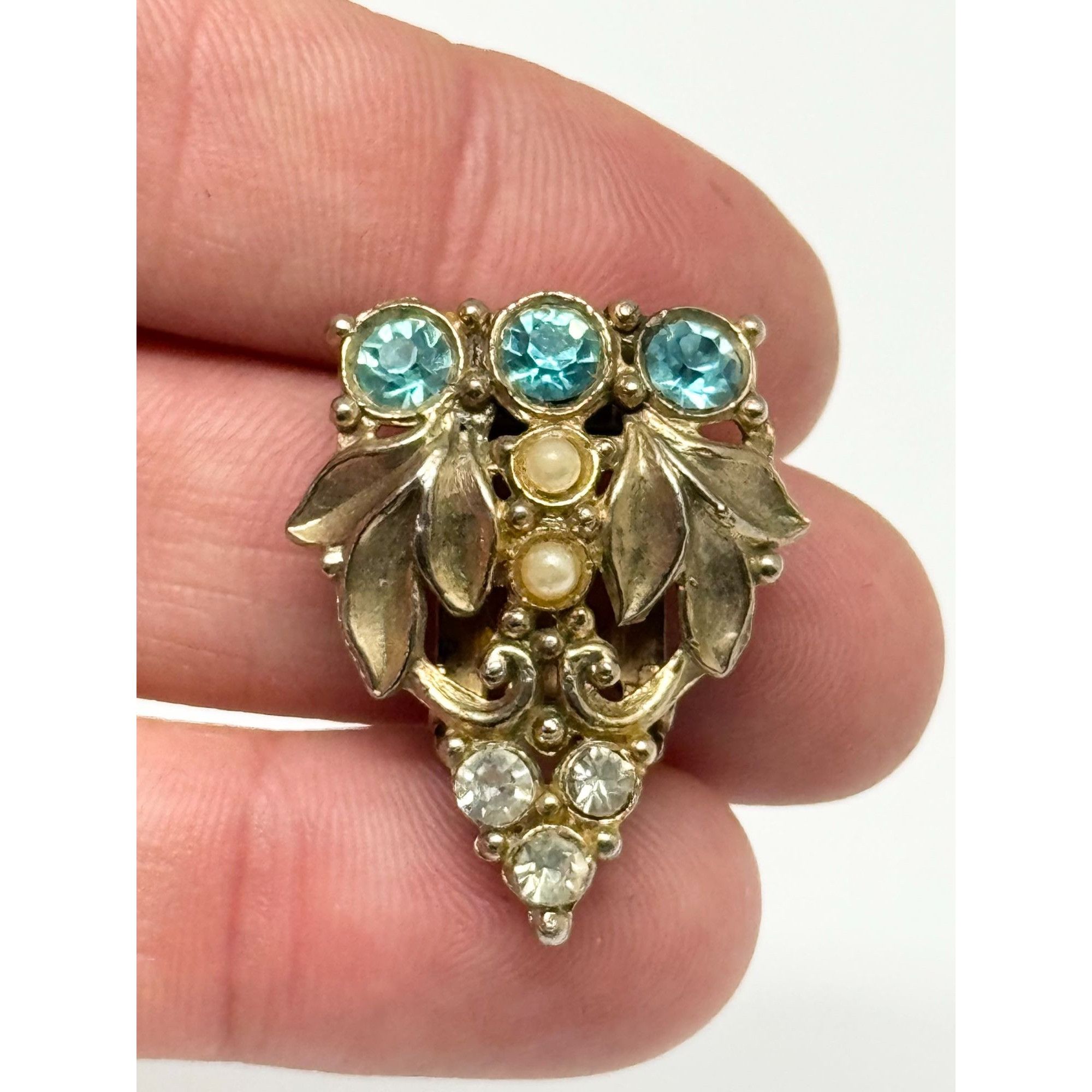 Vintage Estate rhinestone dress clip Size ONE SIZE - 1 Thumbnail