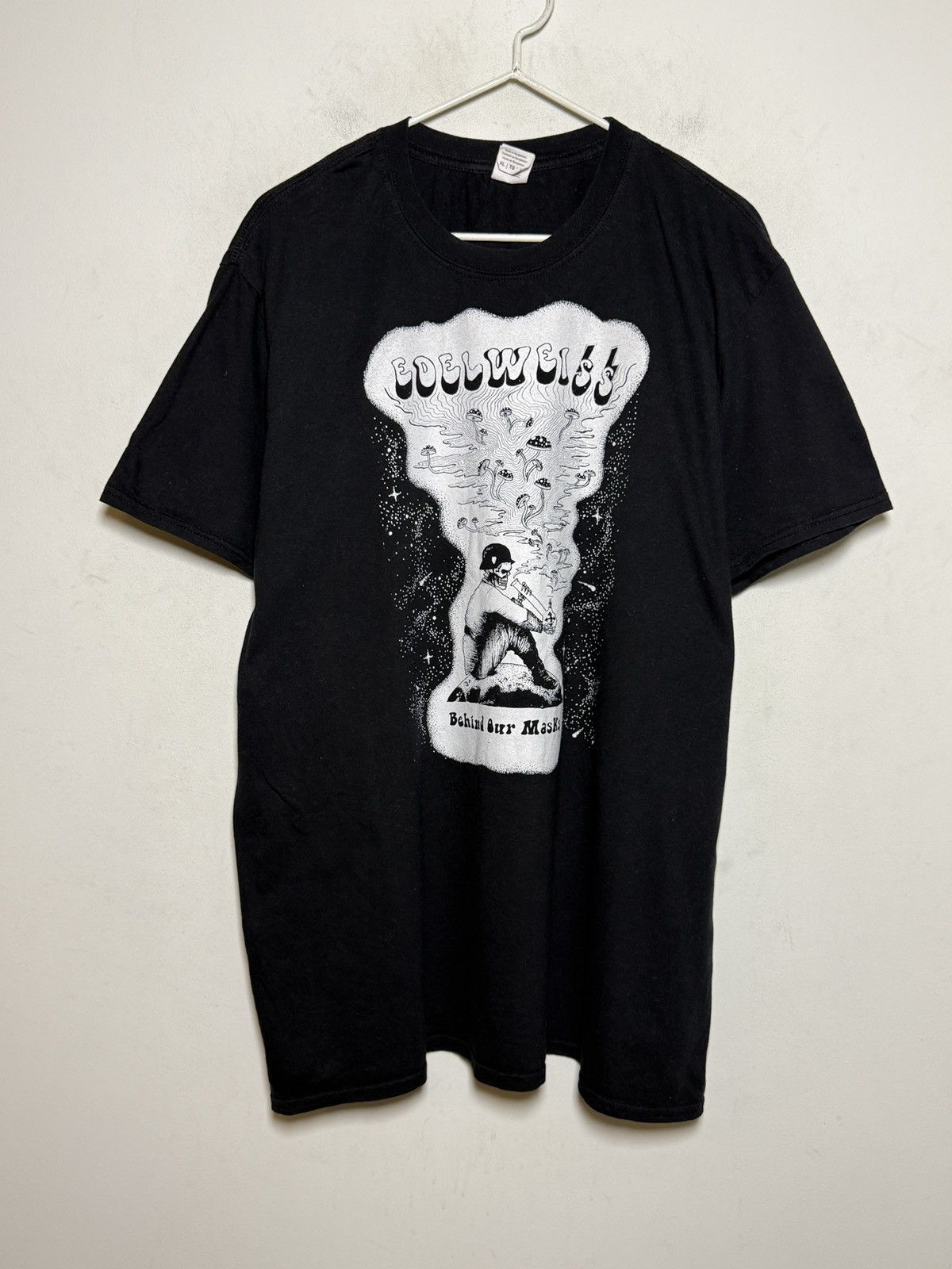 Band Tees Edelweiss “Behind Our Masks” graphic T-shirt Size US XL / EU 56 / 4 - 1 Thumbnail