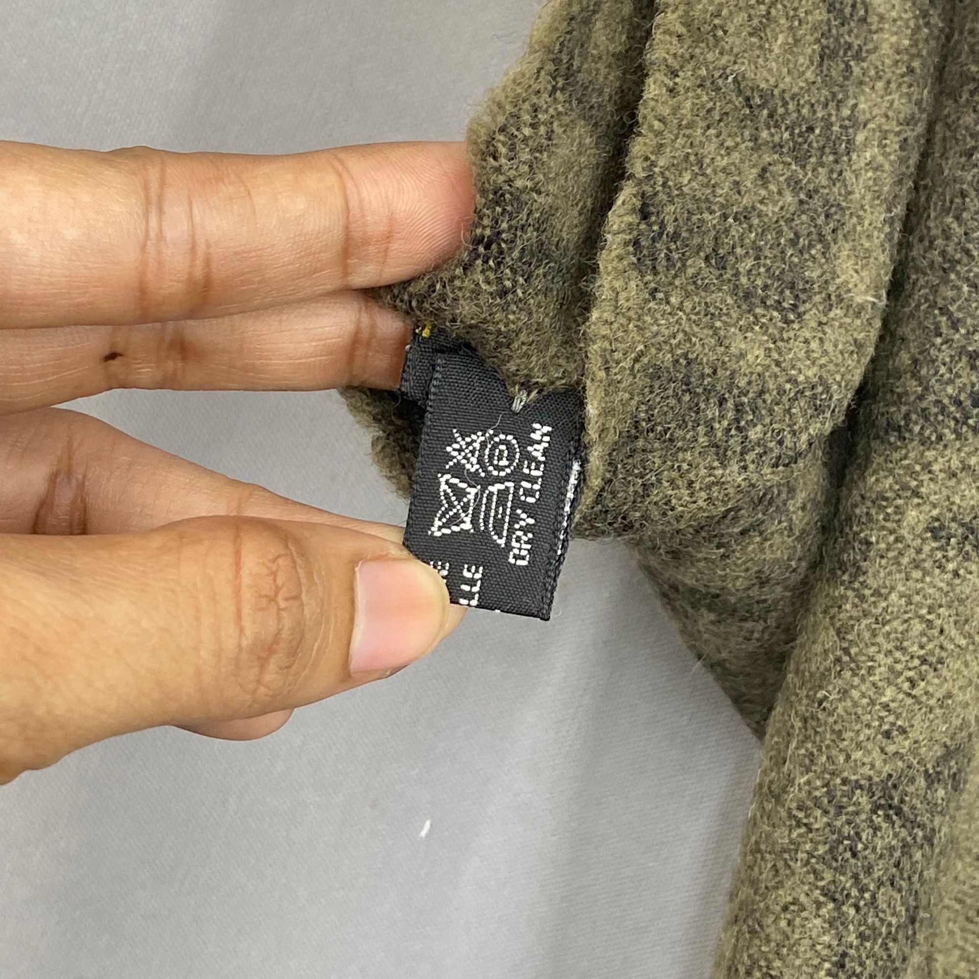 Japanese Brand Vintage Fendi Scarf Muffler Wool FF Monogram Winter Scarves Size ONE SIZE - 4 Thumbnail