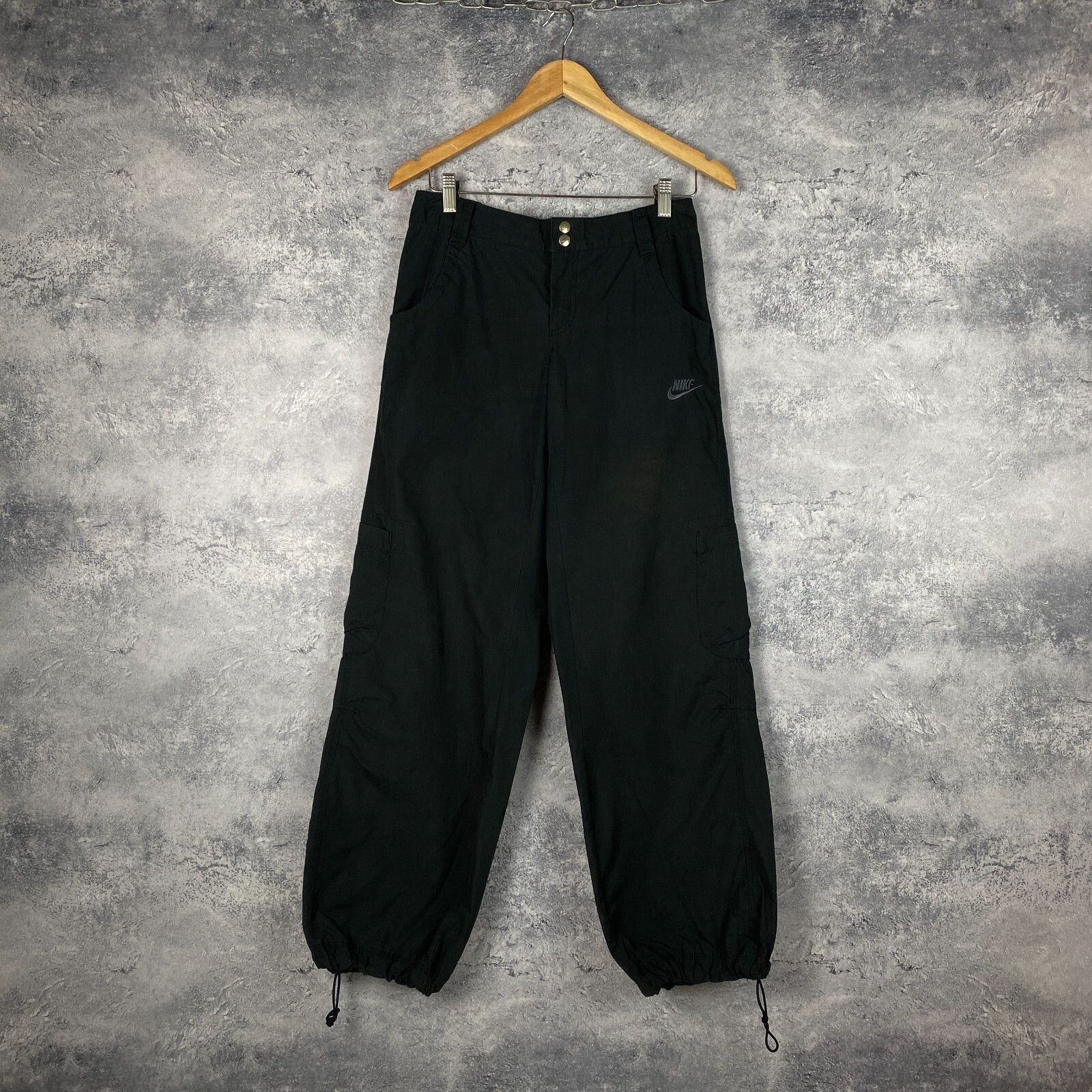 Nike Nike Vintage Sweatpants Cargo Women's Size 8 Black ` Size 30" / US 8 / IT 44 - 1 Thumbnail