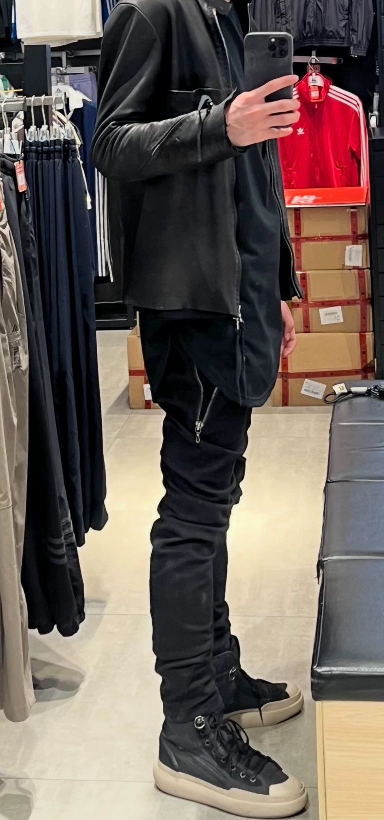 Julius Julius size:1 Black side zipper curved knife long pants ca Size US 27 - 2 Thumbnail