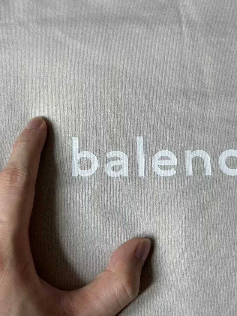 Balenciaga Balenciaga Beige Letter Short Sleeve Size US S / EU 44-46 / 1 - 5 Thumbnail