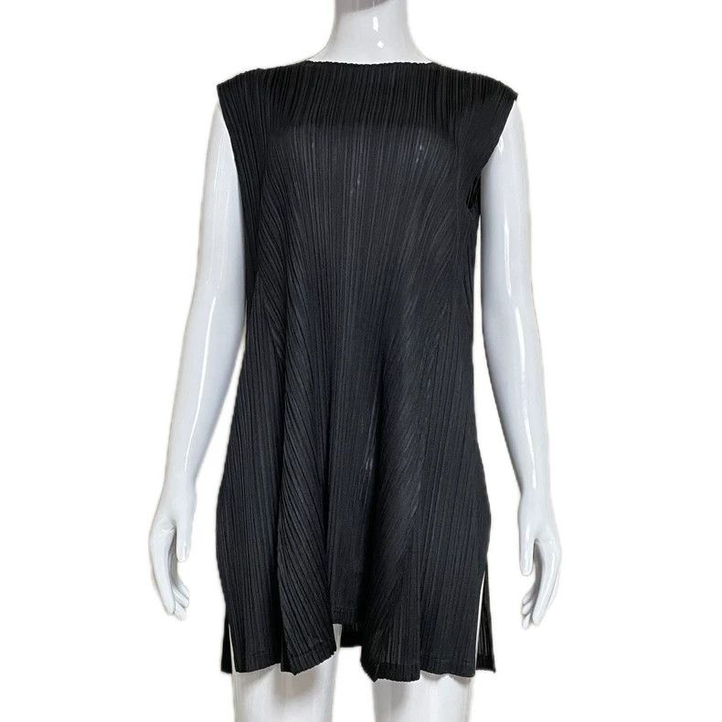 Issey Miyake Issey Miyake size:3 Black long umbrella-hem top Size XS / US 0-2 / IT 36-38 - 1 Thumbnail