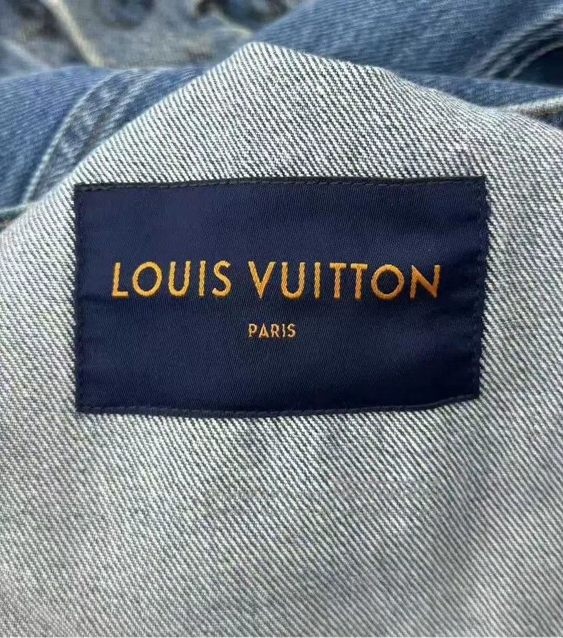 Louis Vuitton Louis Vuitton Washed blue gradient presbyopic full logo de Size US M / EU 48-50 / 2 - 3 Thumbnail