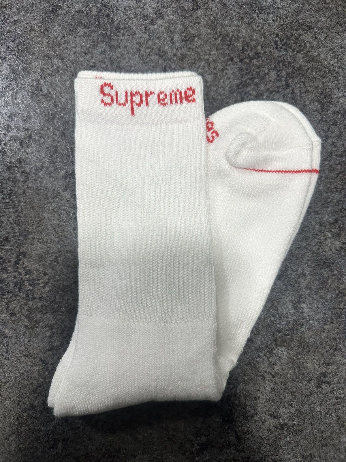 Supreme Supreme Hanes Sock OS Size ONE SIZE - 1 Thumbnail
