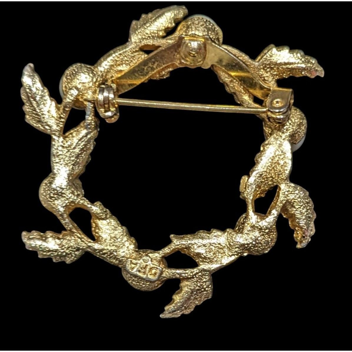 Other Vintage DFA Dubarry Fifth Avenue Gold Tone Leaf Wreath Brooc Size ONE SIZE - 2 Thumbnail