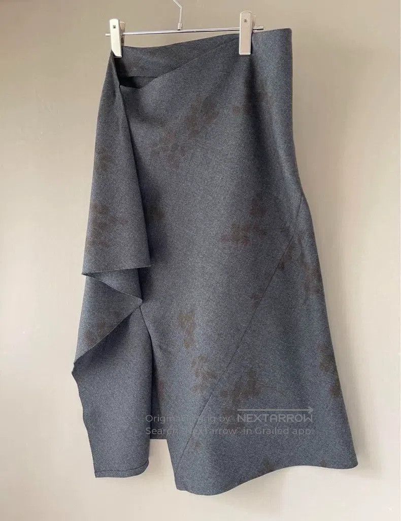 Yohji Yamamoto Yohji Yamamoto Irregular wool skirt Size 26" / US 2 / IT 38 - 1 Thumbnail
