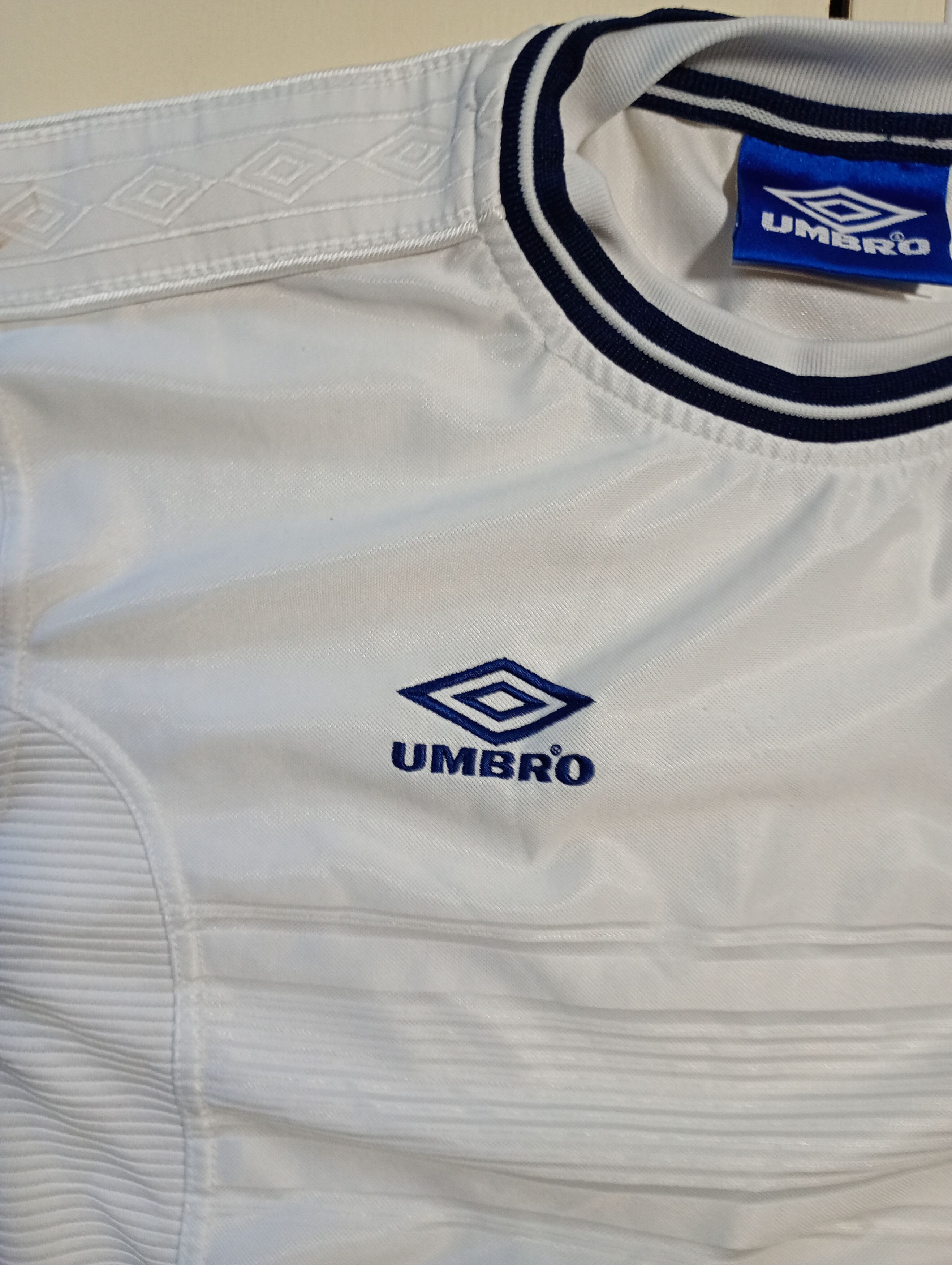 Umbro Umbro England Home Jersey 1999-2001 size LB (152-158 cm) Size US XS / EU 42 / 0 - 6 Thumbnail